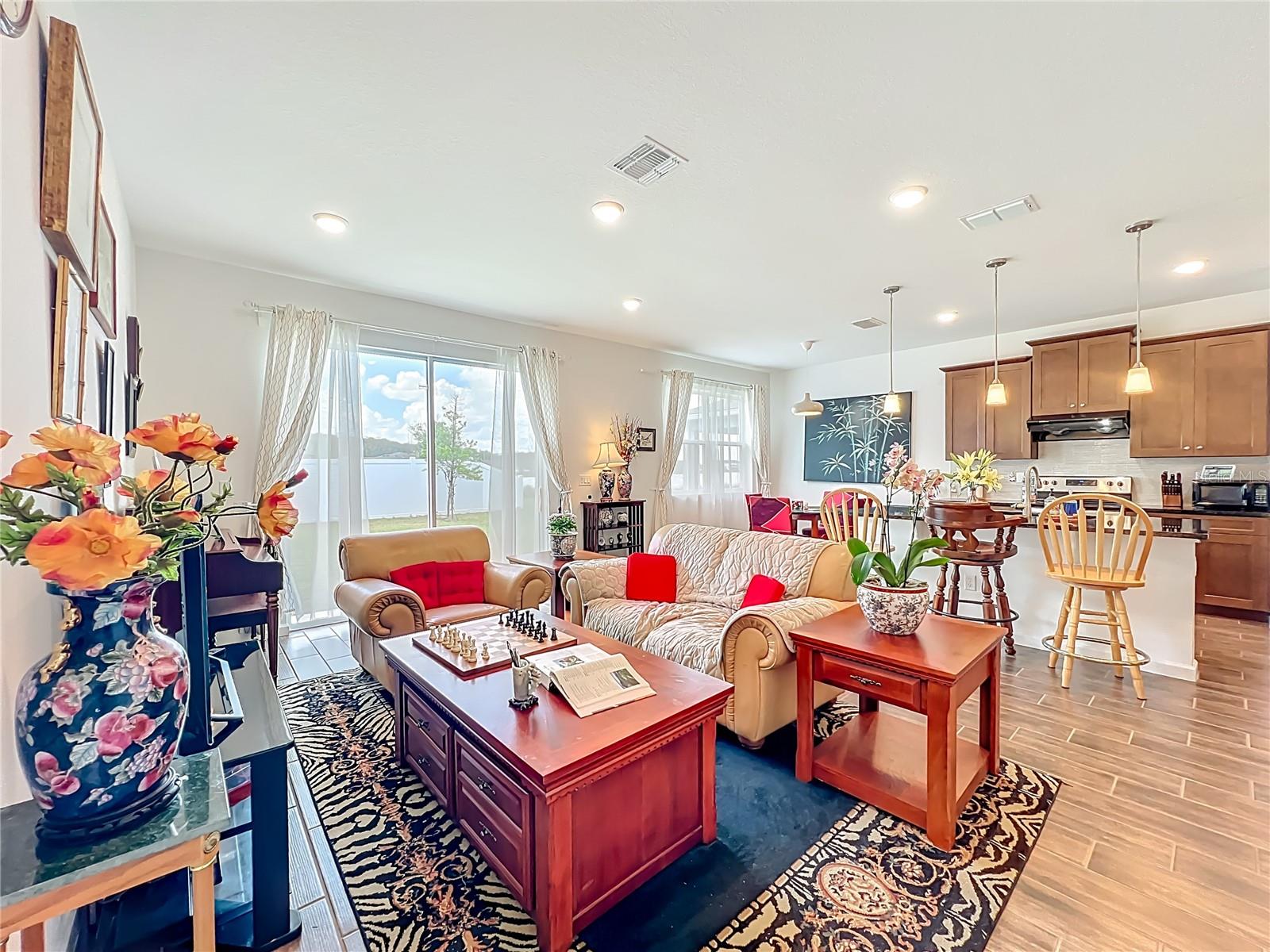 8560 COMPASS POINT AVE, ORLANDO, FL, 32832