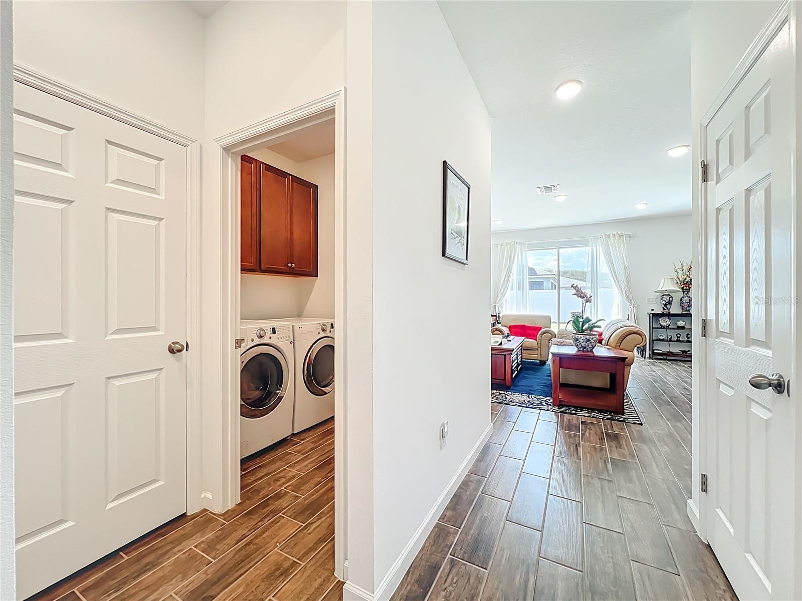 8560 COMPASS POINT AVE, ORLANDO, FL, 32832
