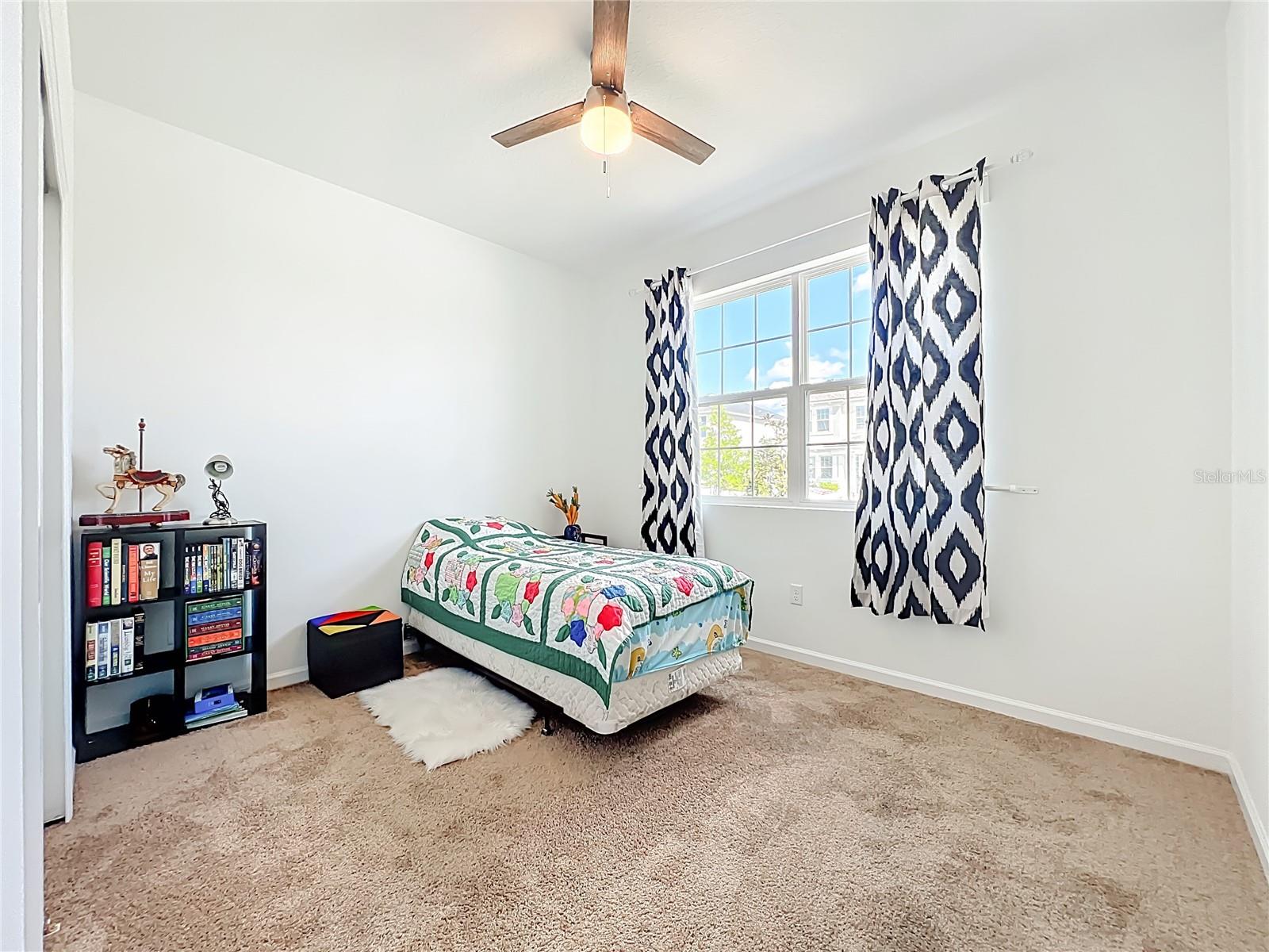 8560 COMPASS POINT AVE, ORLANDO, FL, 32832