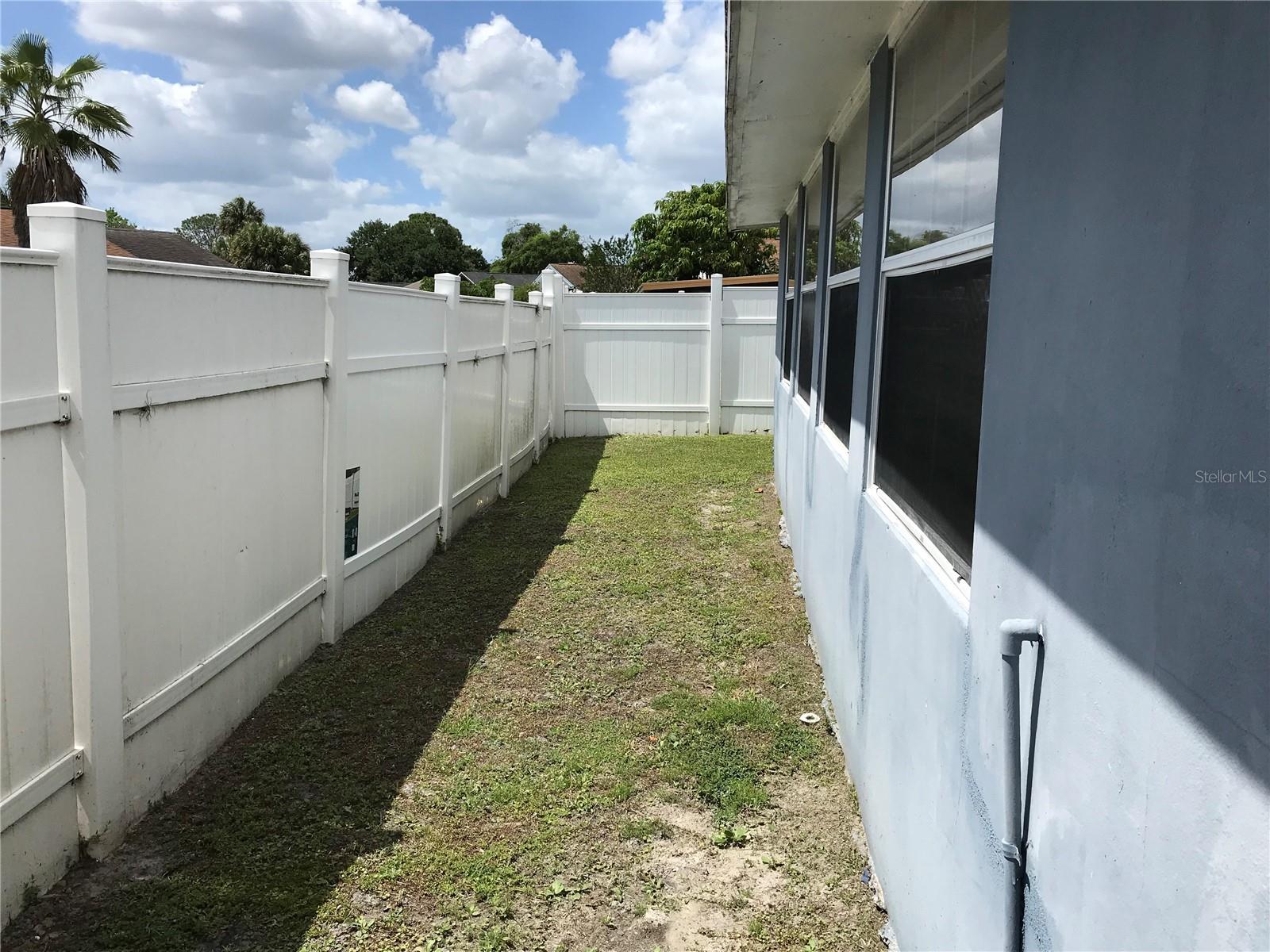 11059 SPRINGRIDGE DR, TAMPA, FL, 33624