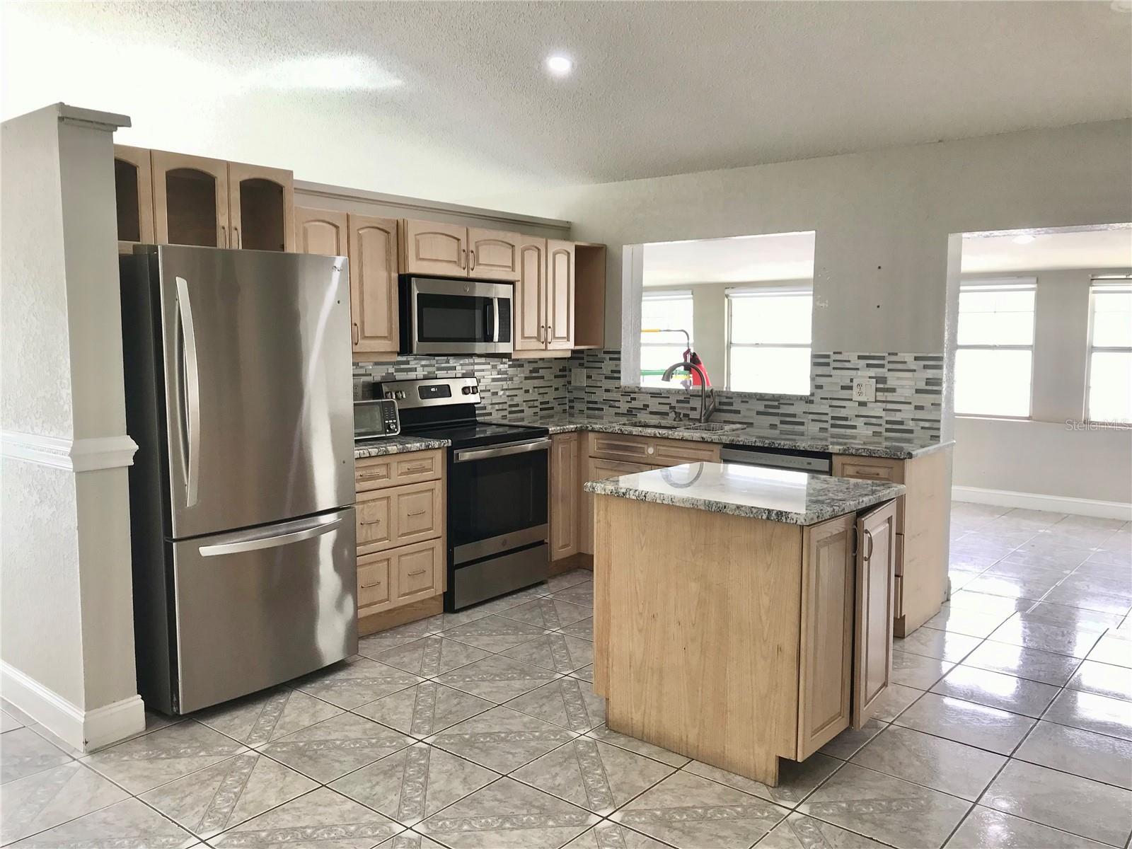 11059 SPRINGRIDGE DR, TAMPA, FL, 33624