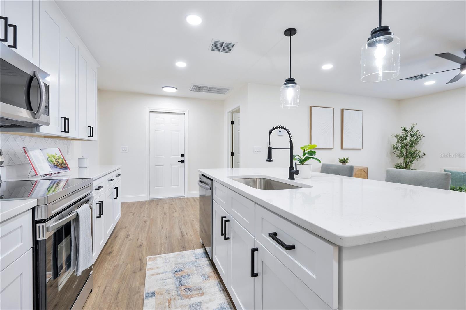 510 ROOKS RD, SEFFNER, FL, 33584