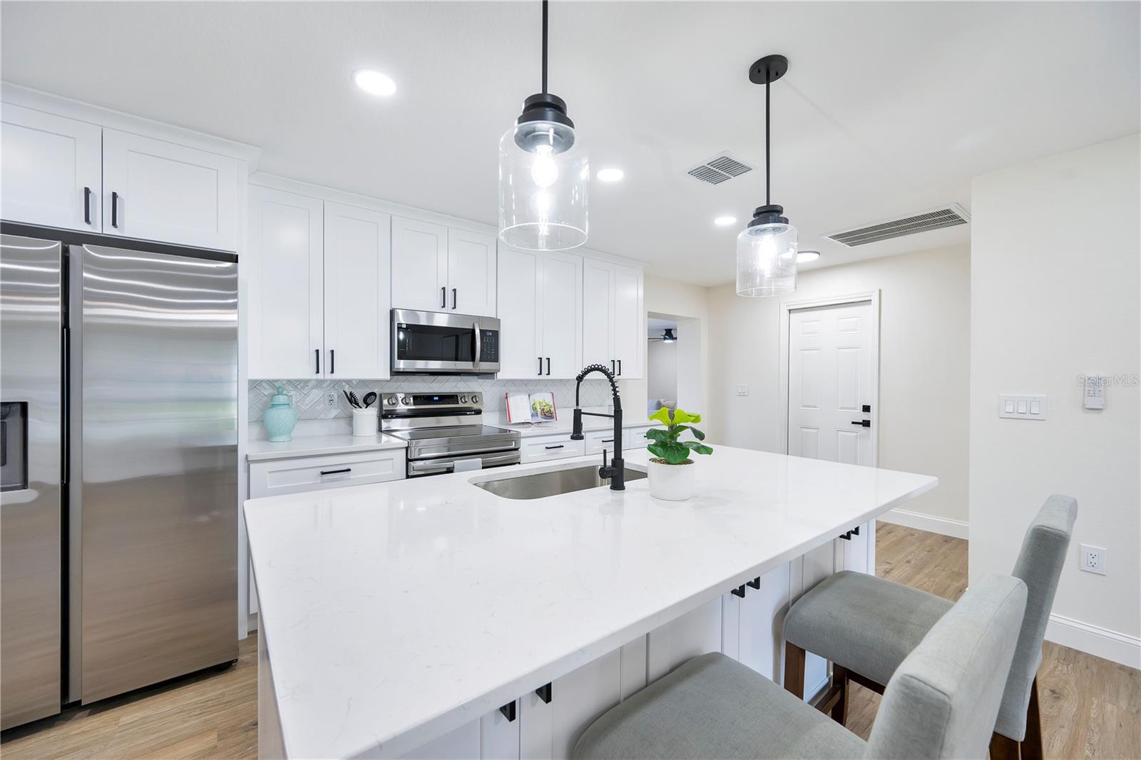 510 ROOKS RD, SEFFNER, FL, 33584