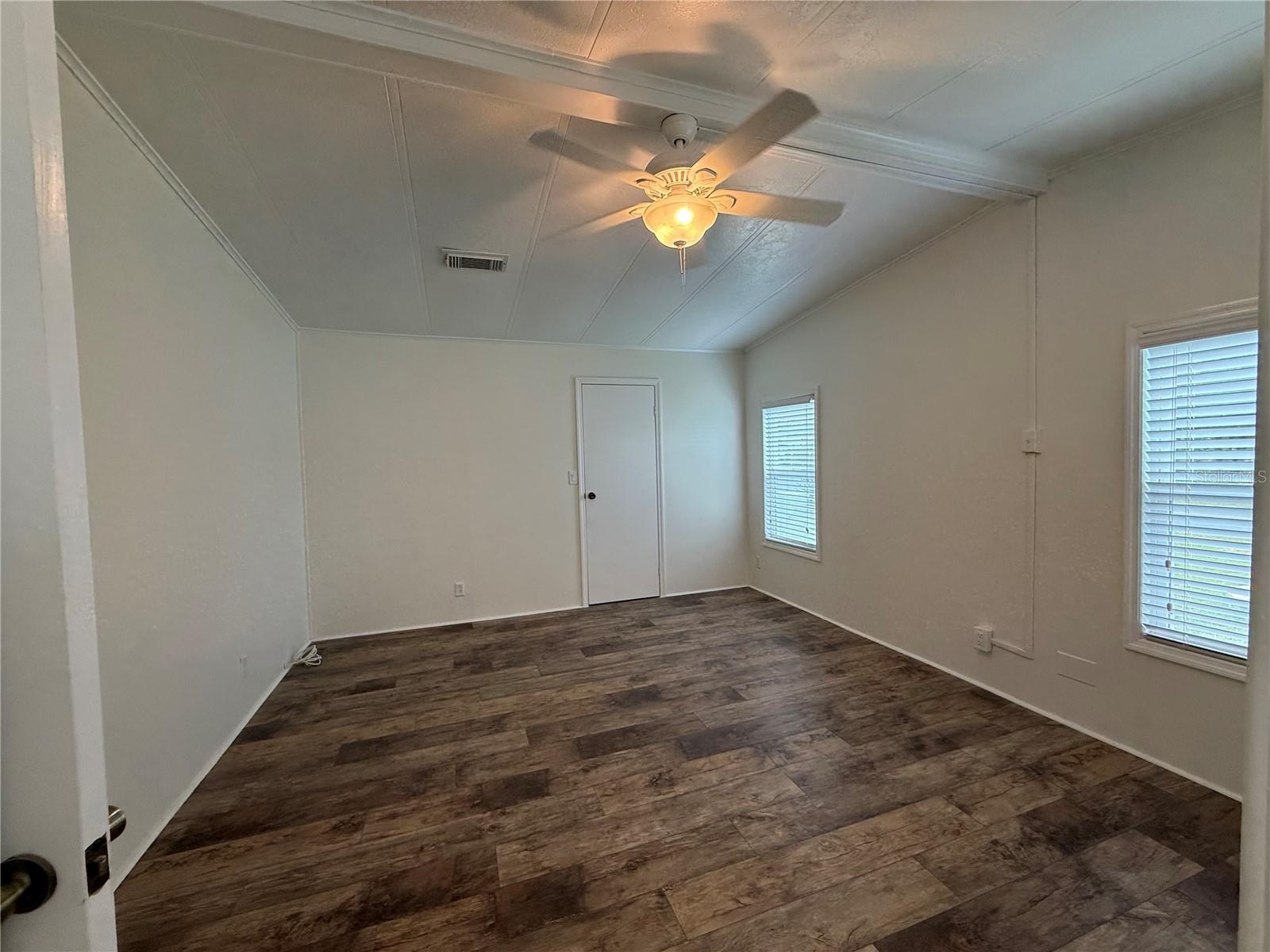 8 ROBIN RD, WILDWOOD, FL, 34785