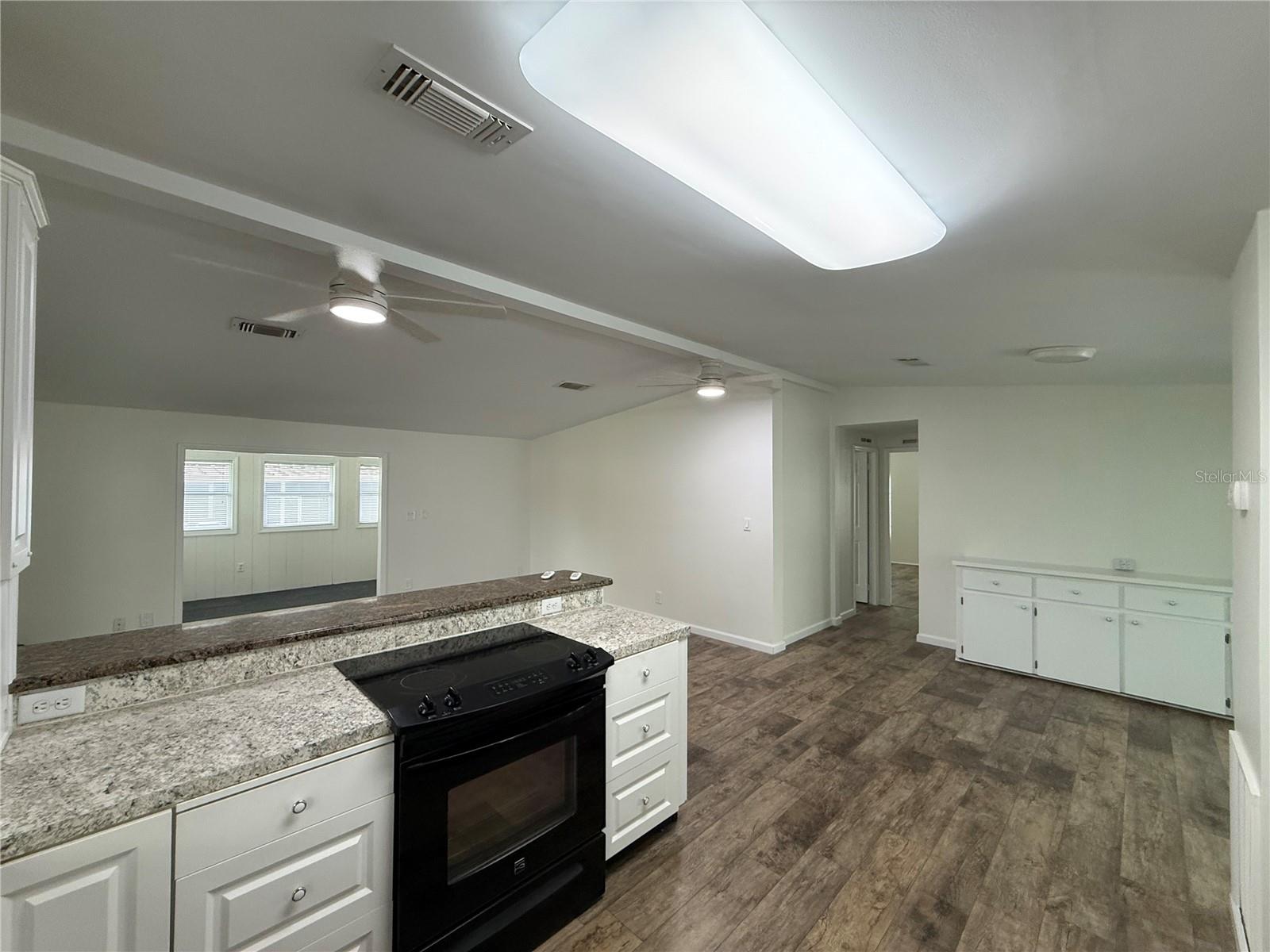 8 ROBIN RD, WILDWOOD, FL, 34785