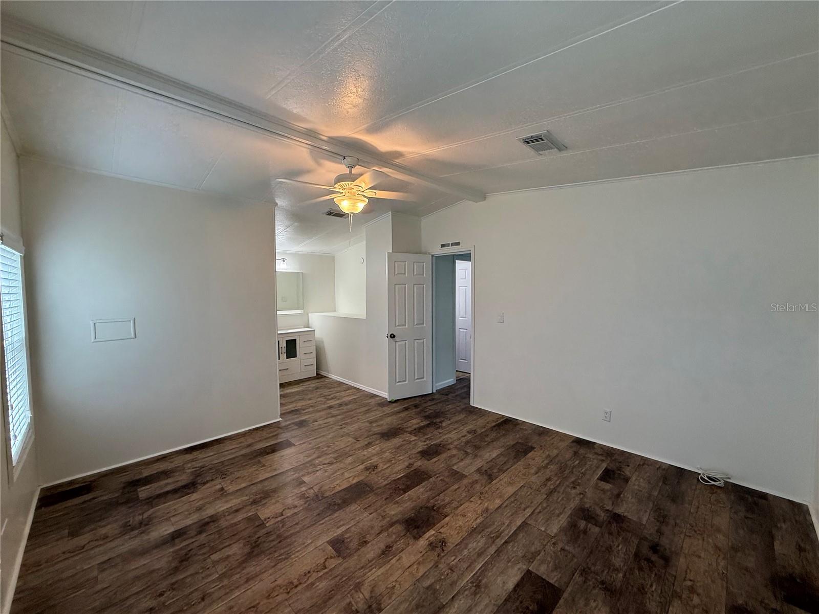 8 ROBIN RD, WILDWOOD, FL, 34785