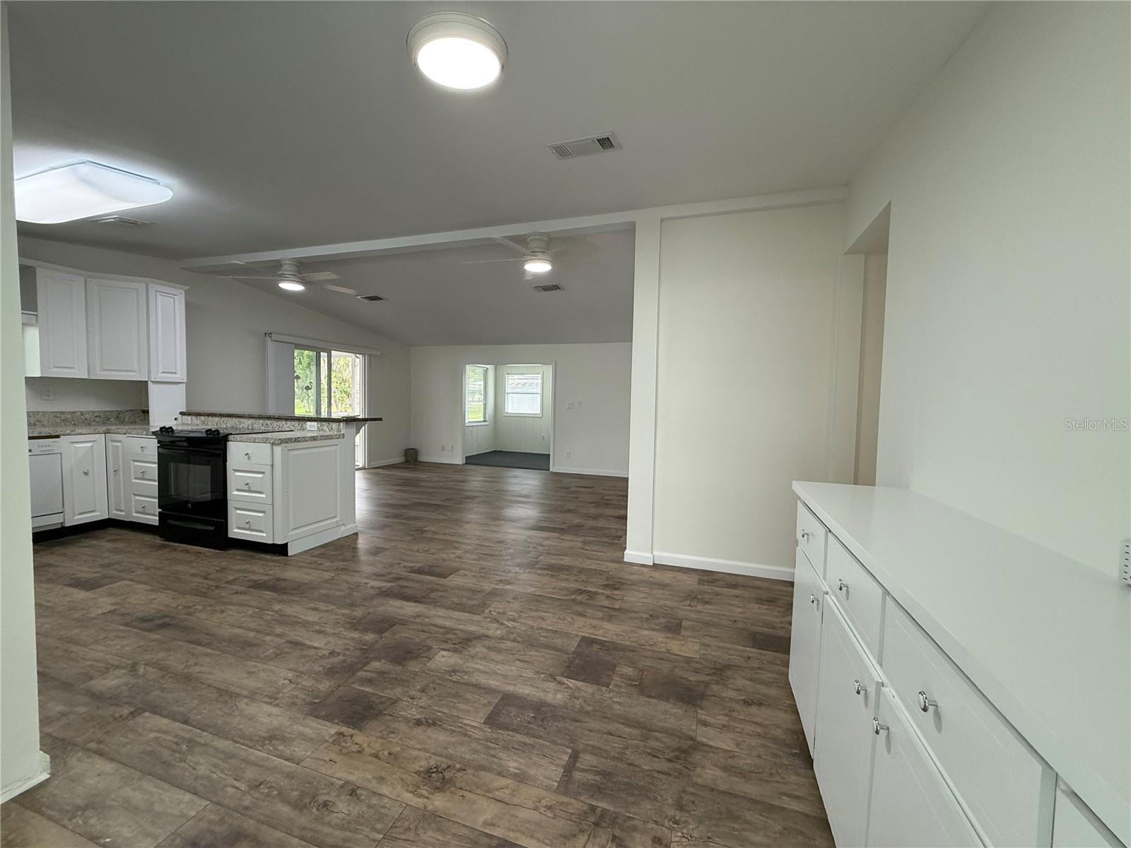 8 ROBIN RD, WILDWOOD, FL, 34785