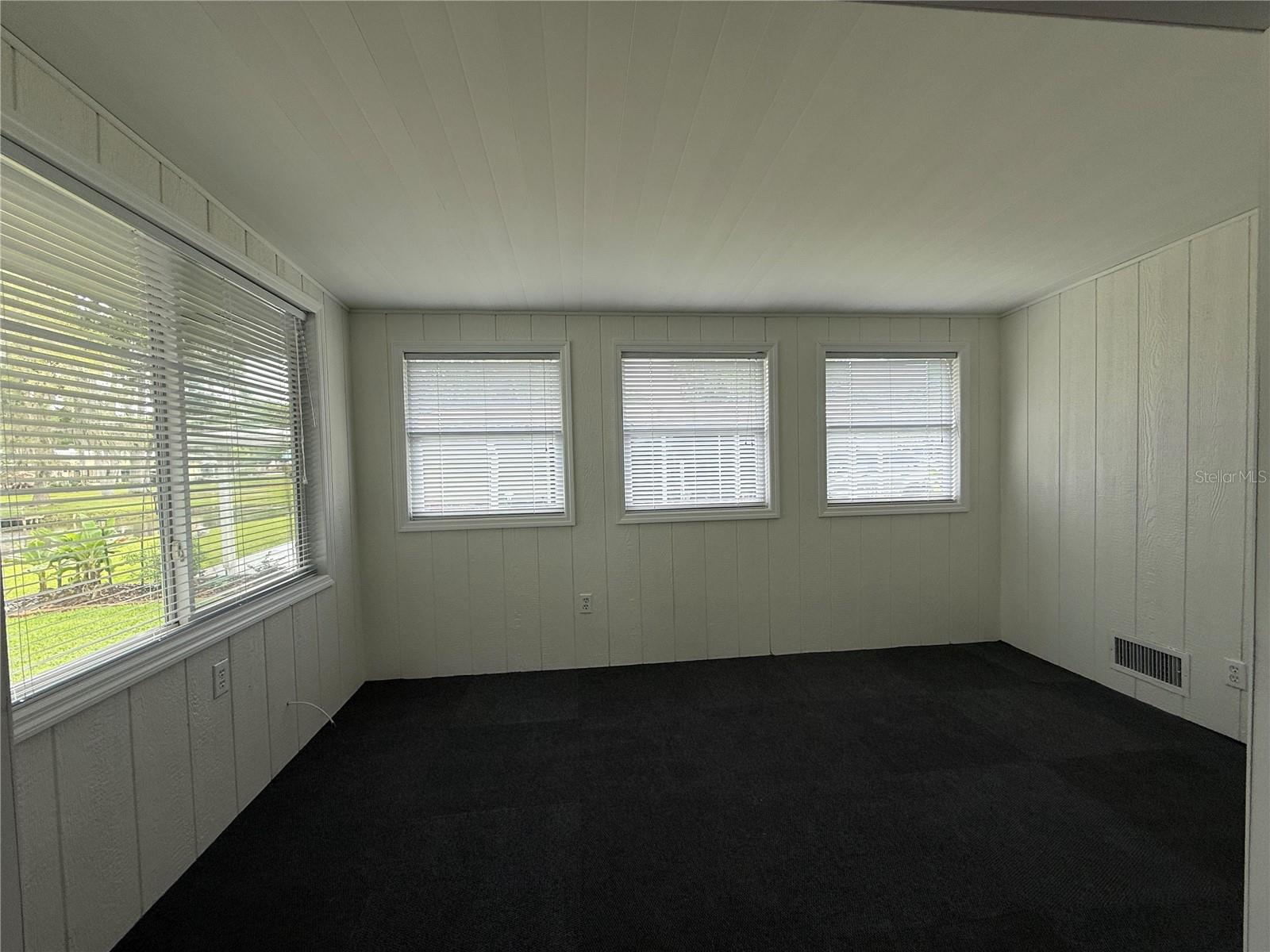 8 ROBIN RD, WILDWOOD, FL, 34785