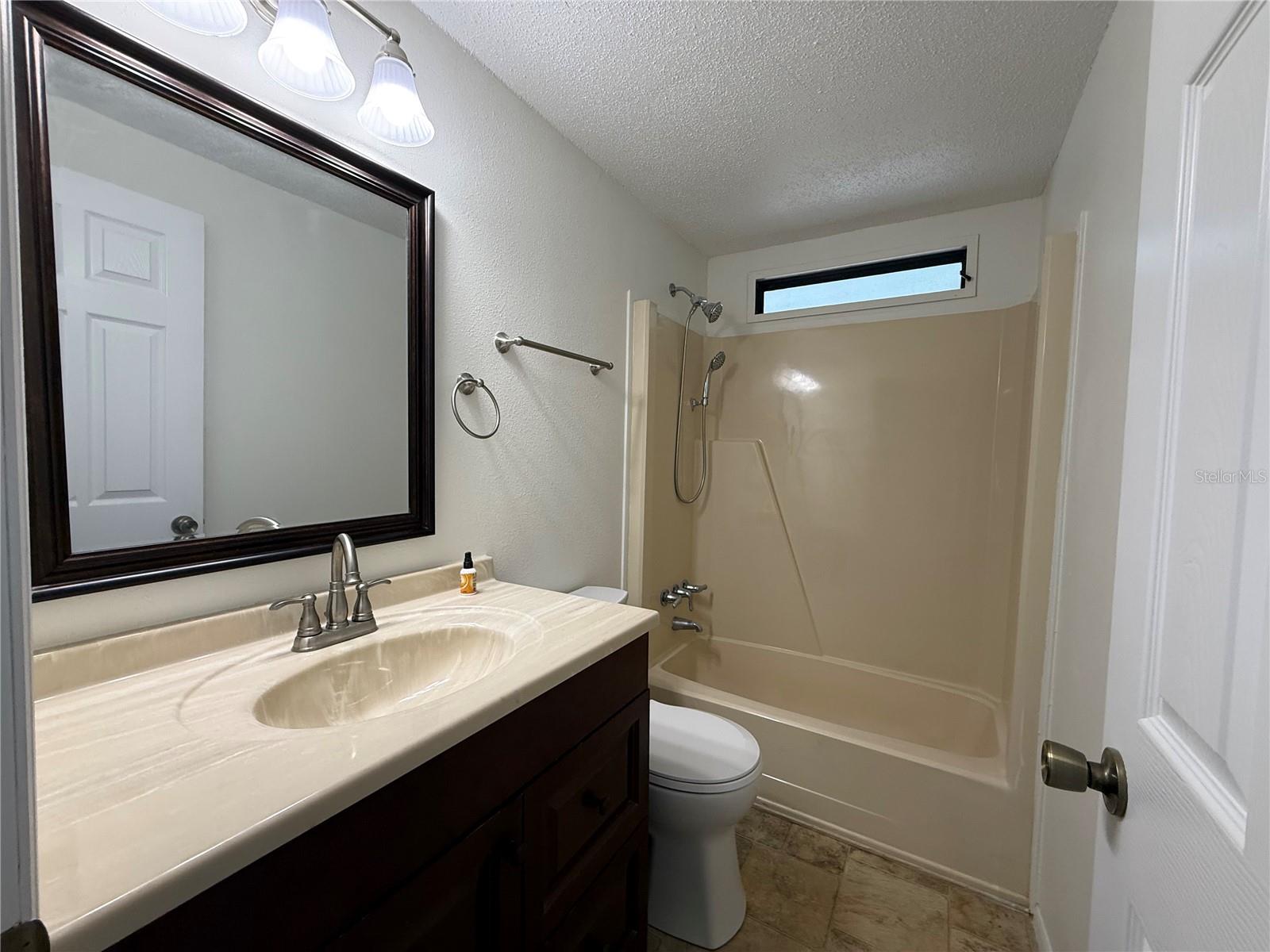 8 ROBIN RD, WILDWOOD, FL, 34785