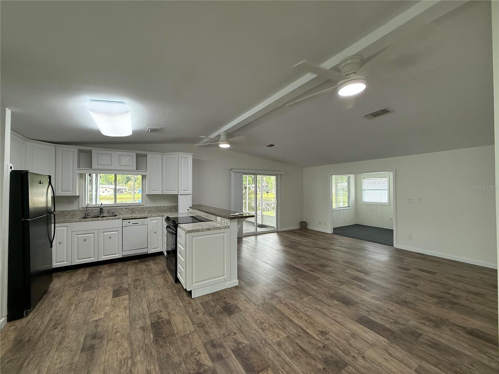 8 ROBIN RD, WILDWOOD, FL, 34785