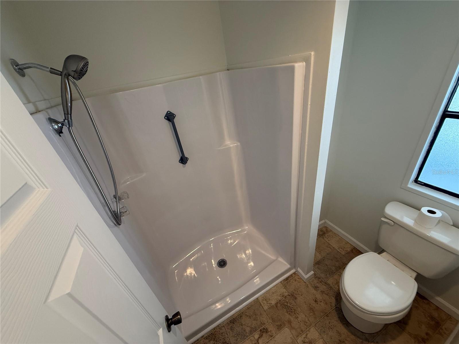 8 ROBIN RD, WILDWOOD, FL, 34785