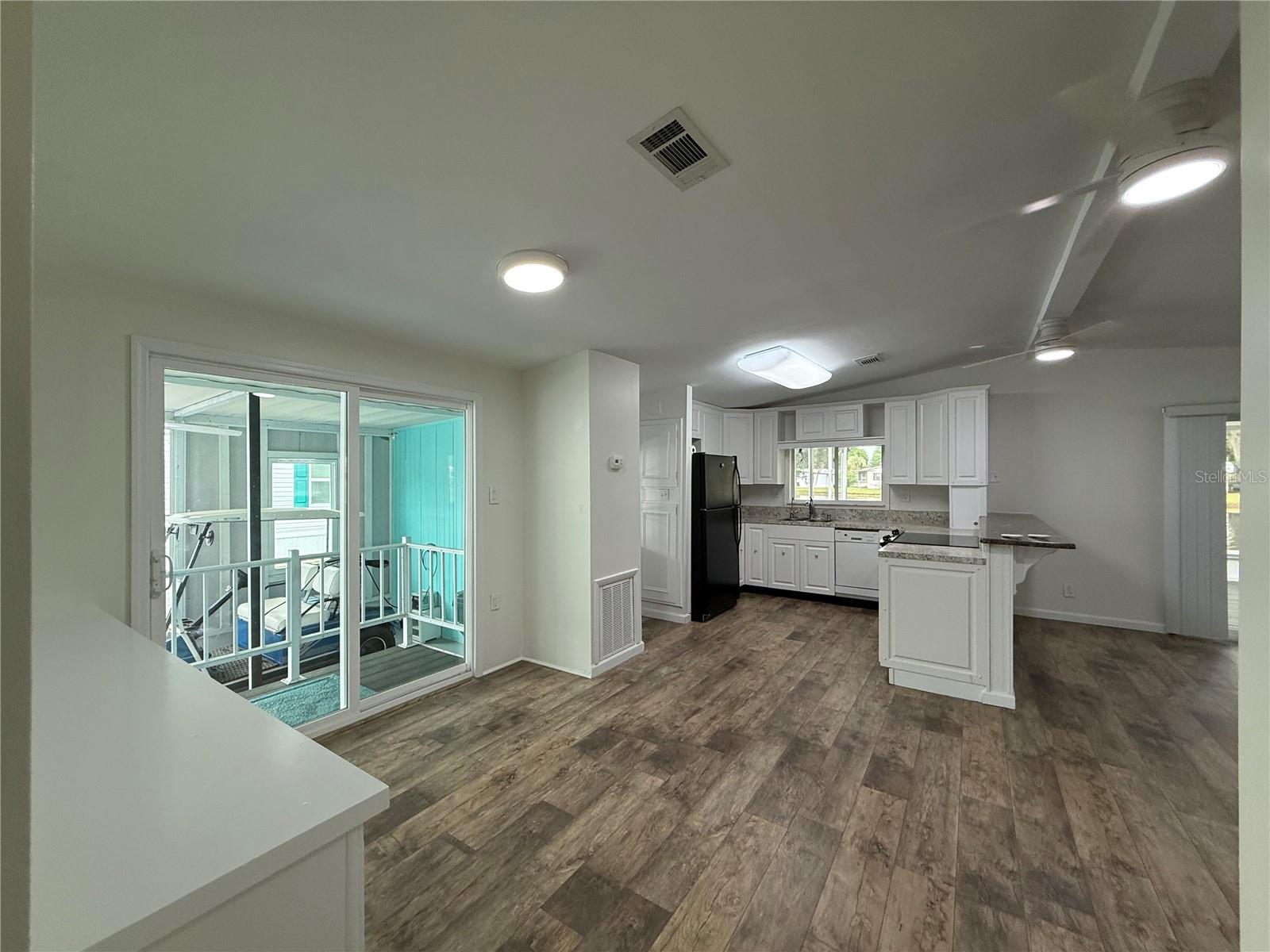 8 ROBIN RD, WILDWOOD, FL, 34785