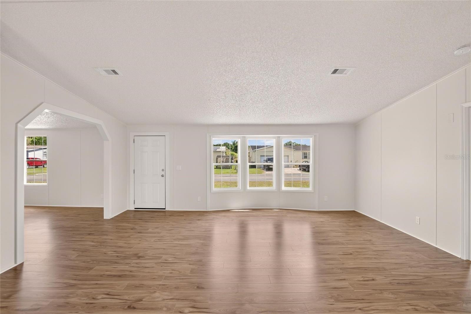 9150 WOOD TERRACE DR, TAMPA, FL, 33637