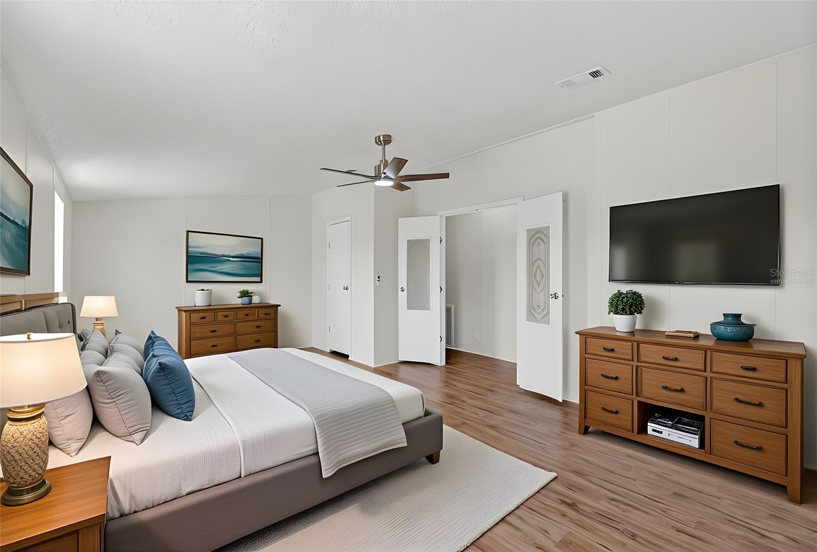 9150 WOOD TERRACE DR, TAMPA, FL, 33637