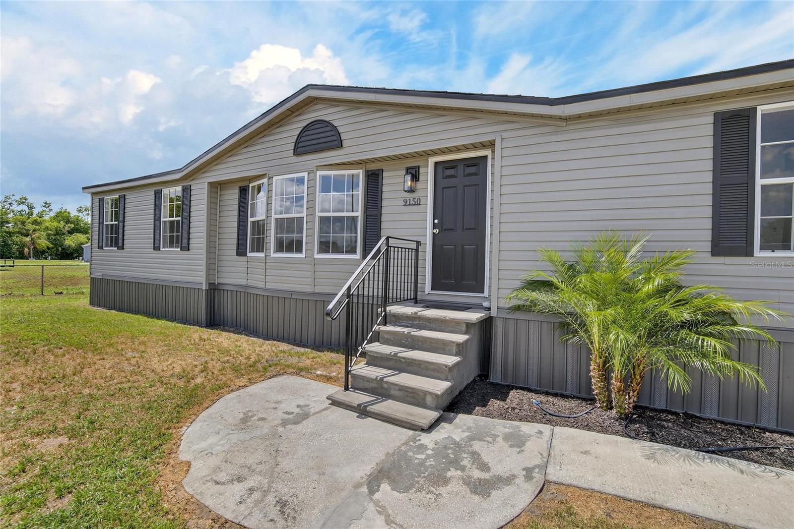 9150 WOOD TERRACE DR, TAMPA, FL, 33637