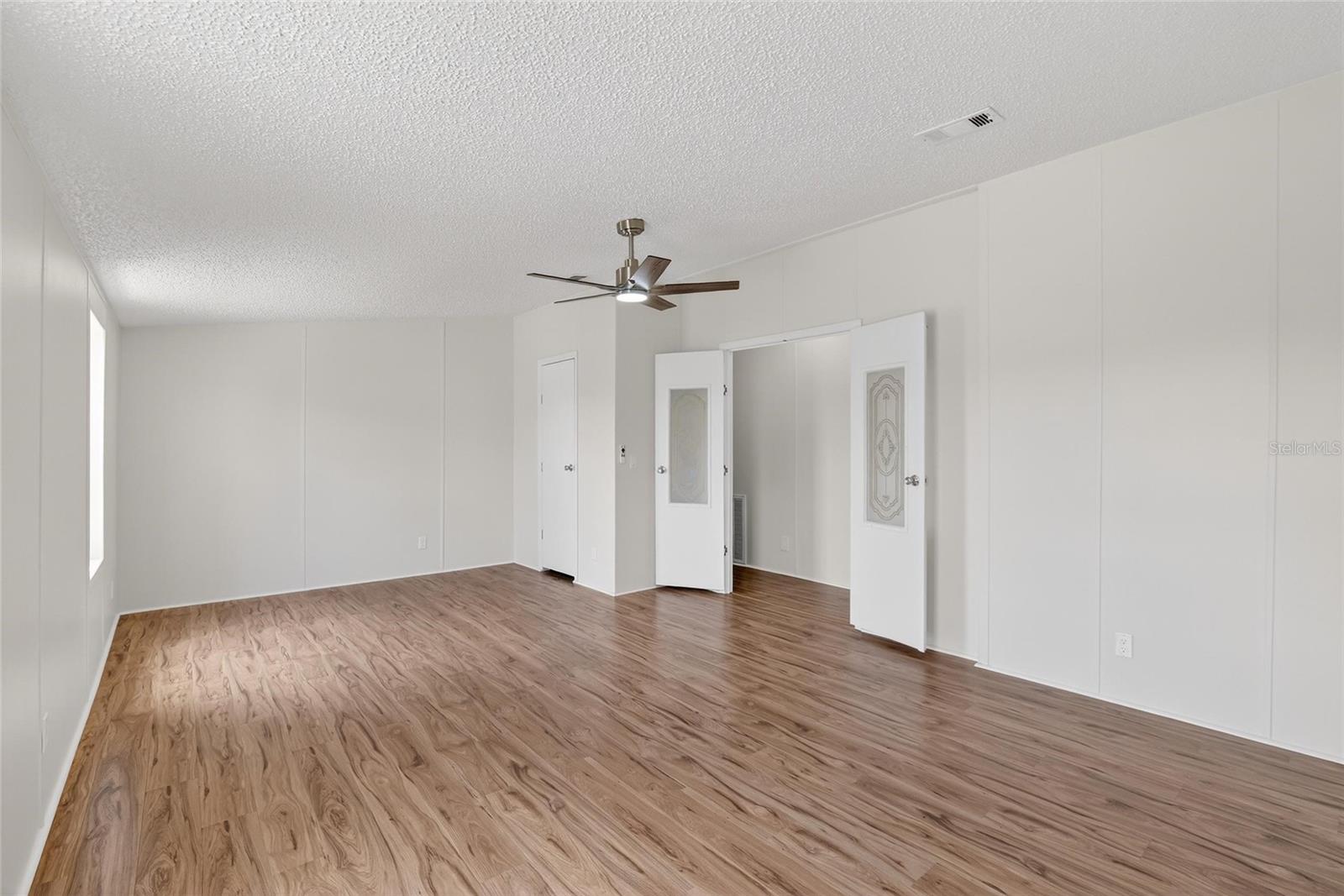 9150 WOOD TERRACE DR, TAMPA, FL, 33637