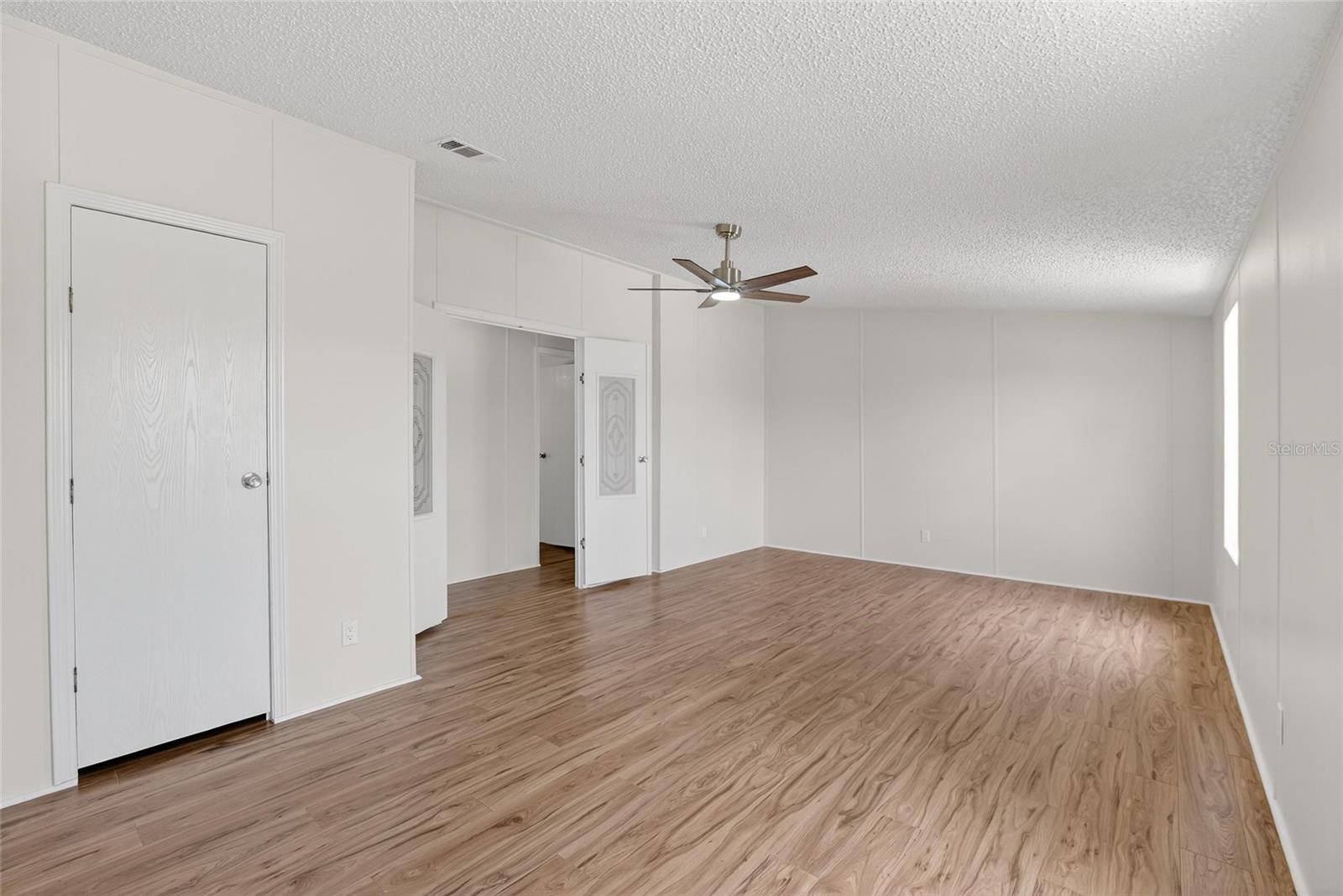 9150 WOOD TERRACE DR, TAMPA, FL, 33637