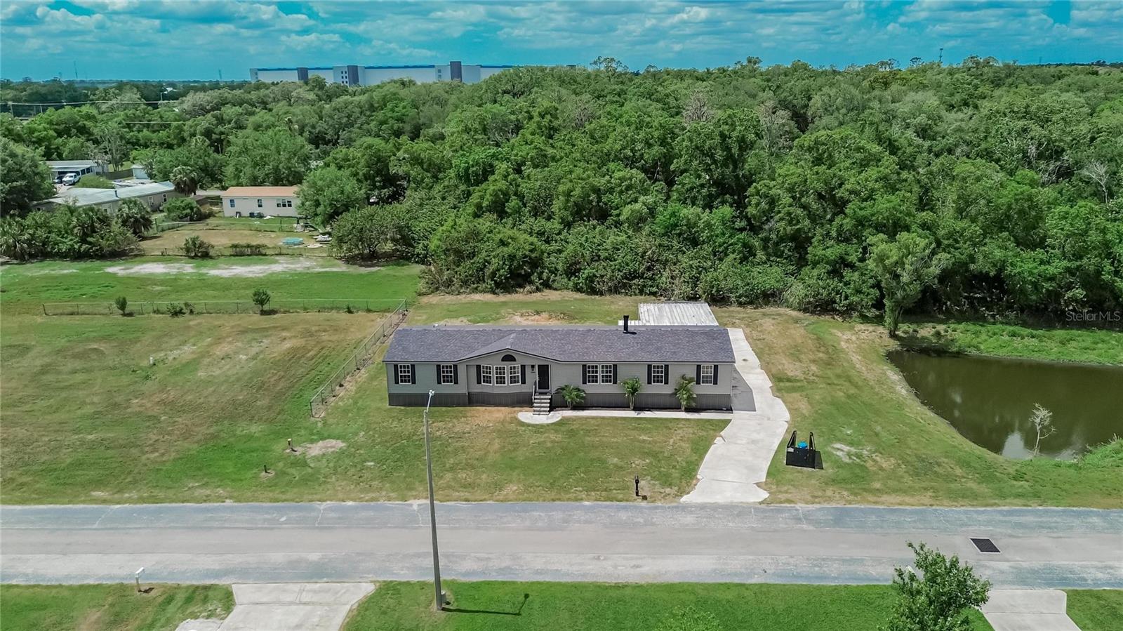 9150 WOOD TERRACE DR, TAMPA, FL, 33637