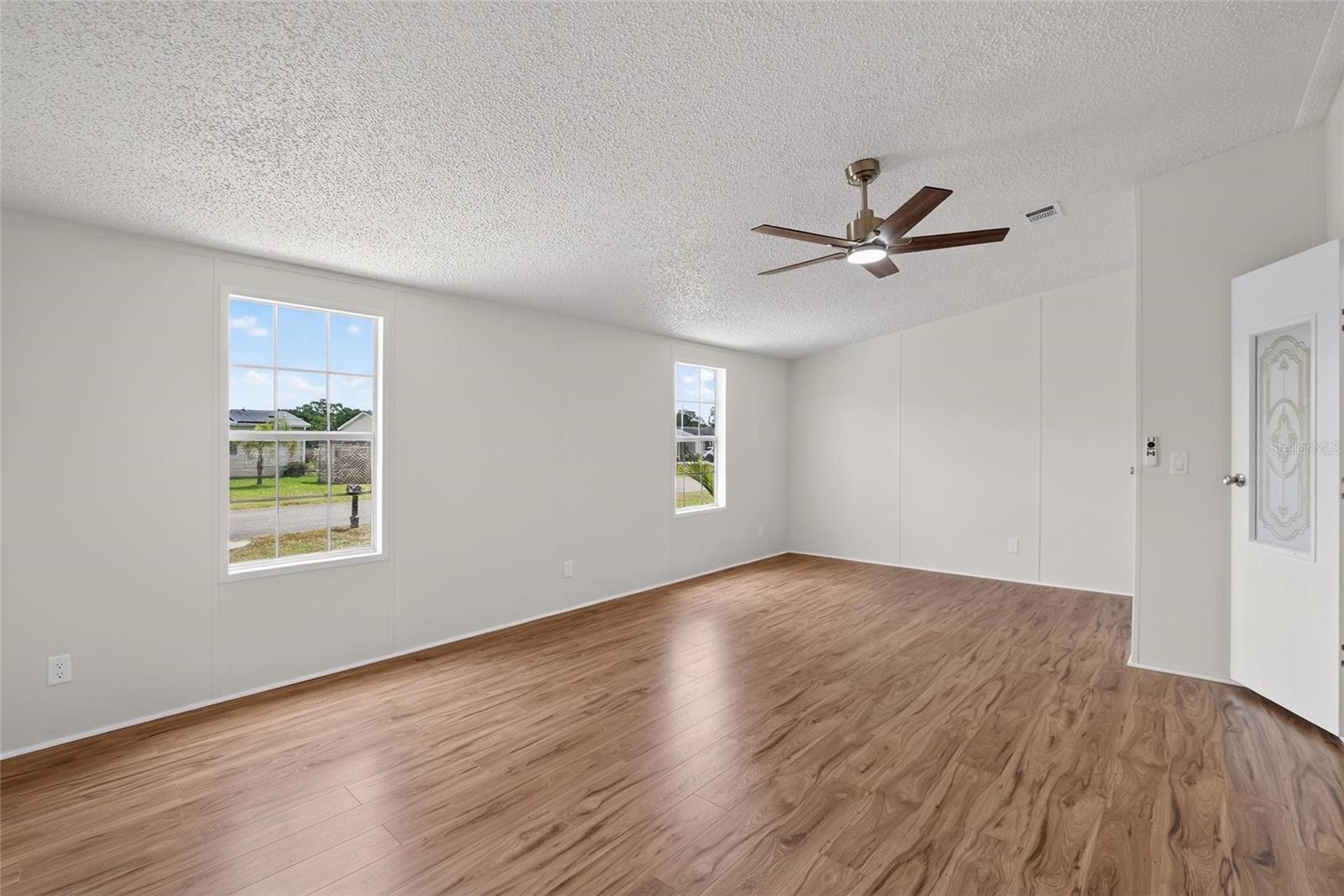9150 WOOD TERRACE DR, TAMPA, FL, 33637