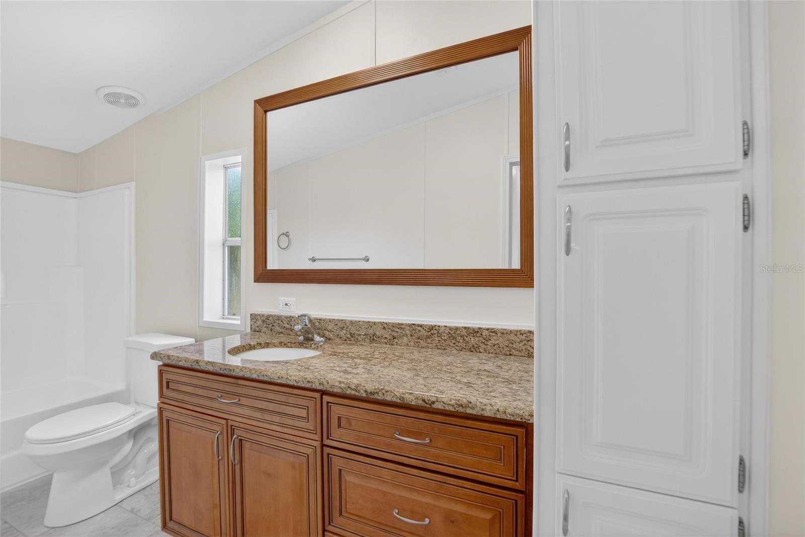 9150 WOOD TERRACE DR, TAMPA, FL, 33637