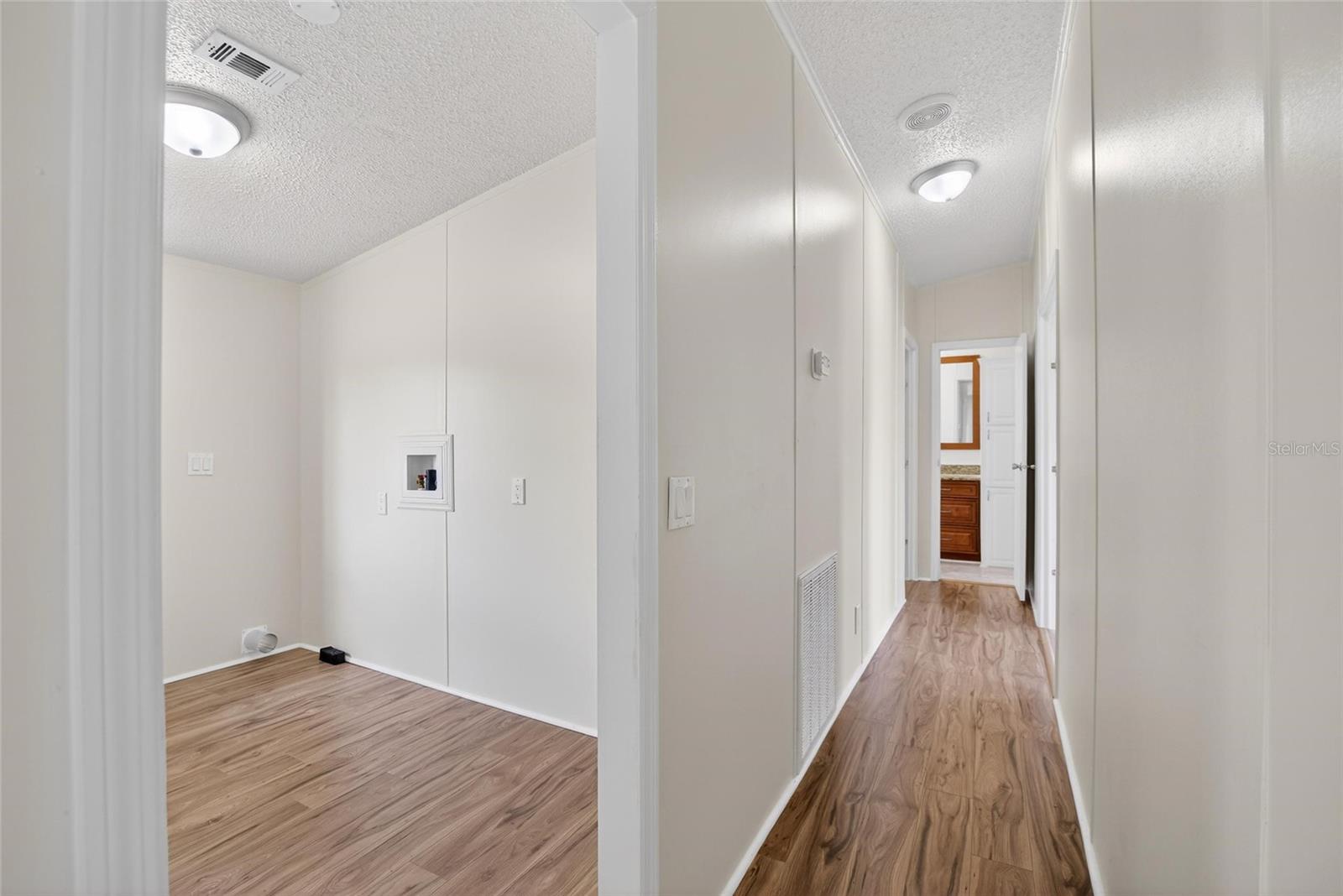 9150 WOOD TERRACE DR, TAMPA, FL, 33637