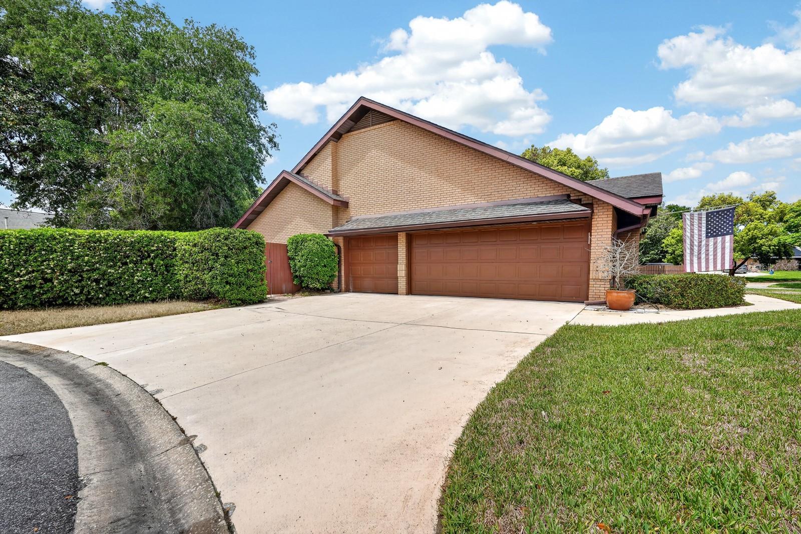 923 CLUB HOUSE BLVD, NEW SMYRNA BEACH, FL, 32168