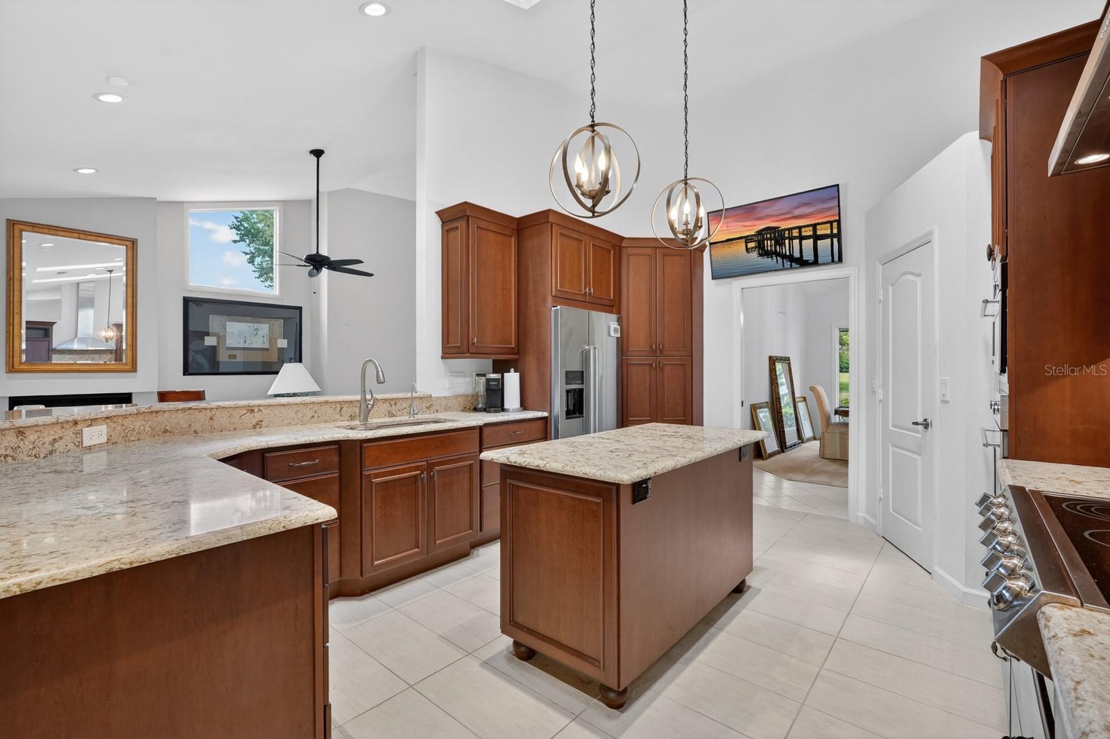 923 CLUB HOUSE BLVD, NEW SMYRNA BEACH, FL, 32168