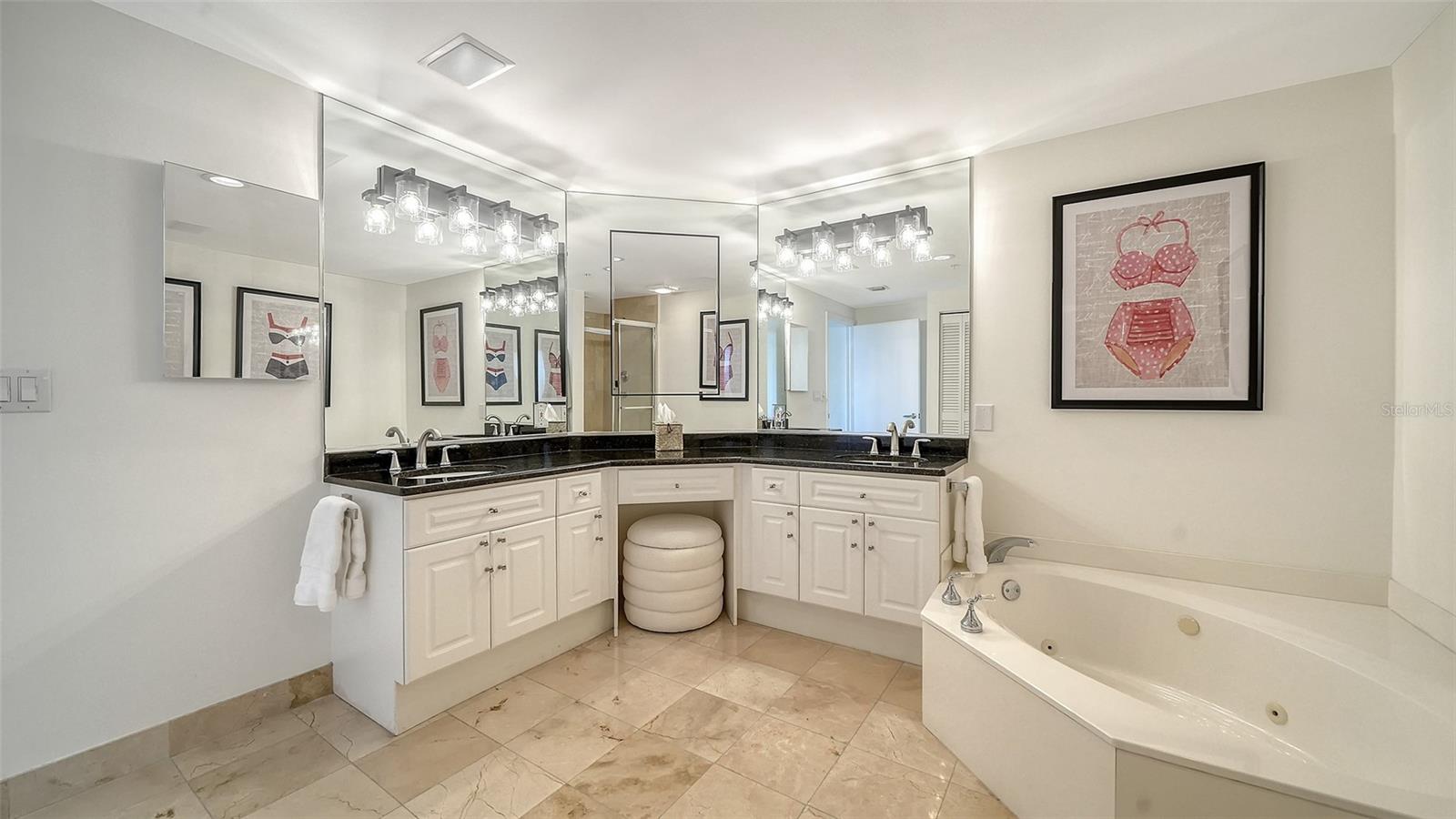 1800 BENJAMIN FRANKLIN DR #B308, SARASOTA, FL, 34236