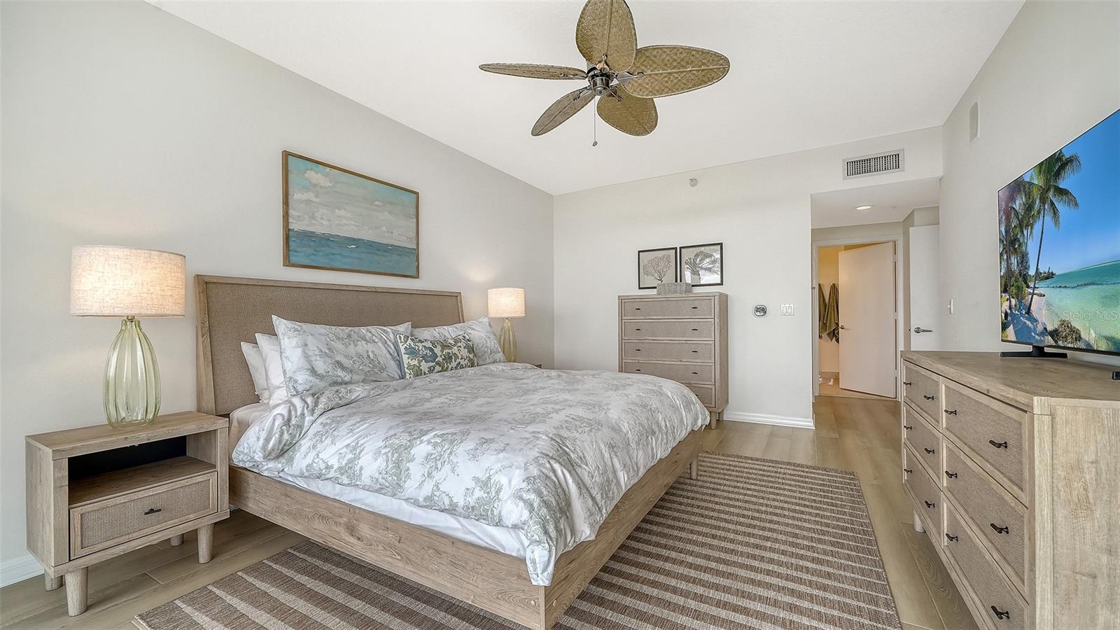 1800 BENJAMIN FRANKLIN DR #B308, SARASOTA, FL, 34236