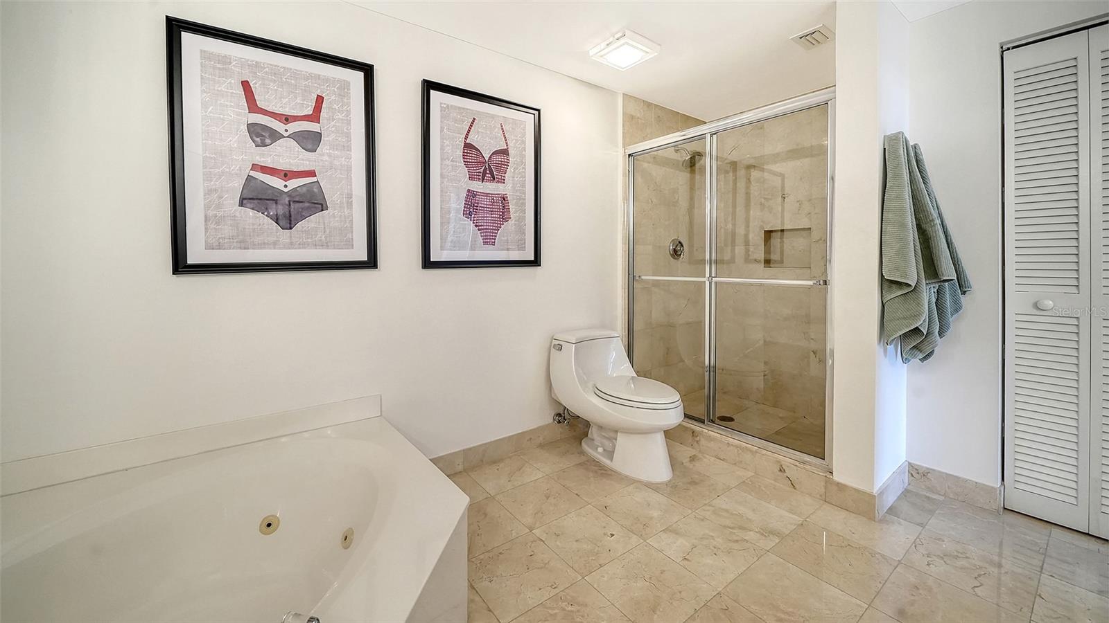 1800 BENJAMIN FRANKLIN DR #B308, SARASOTA, FL, 34236