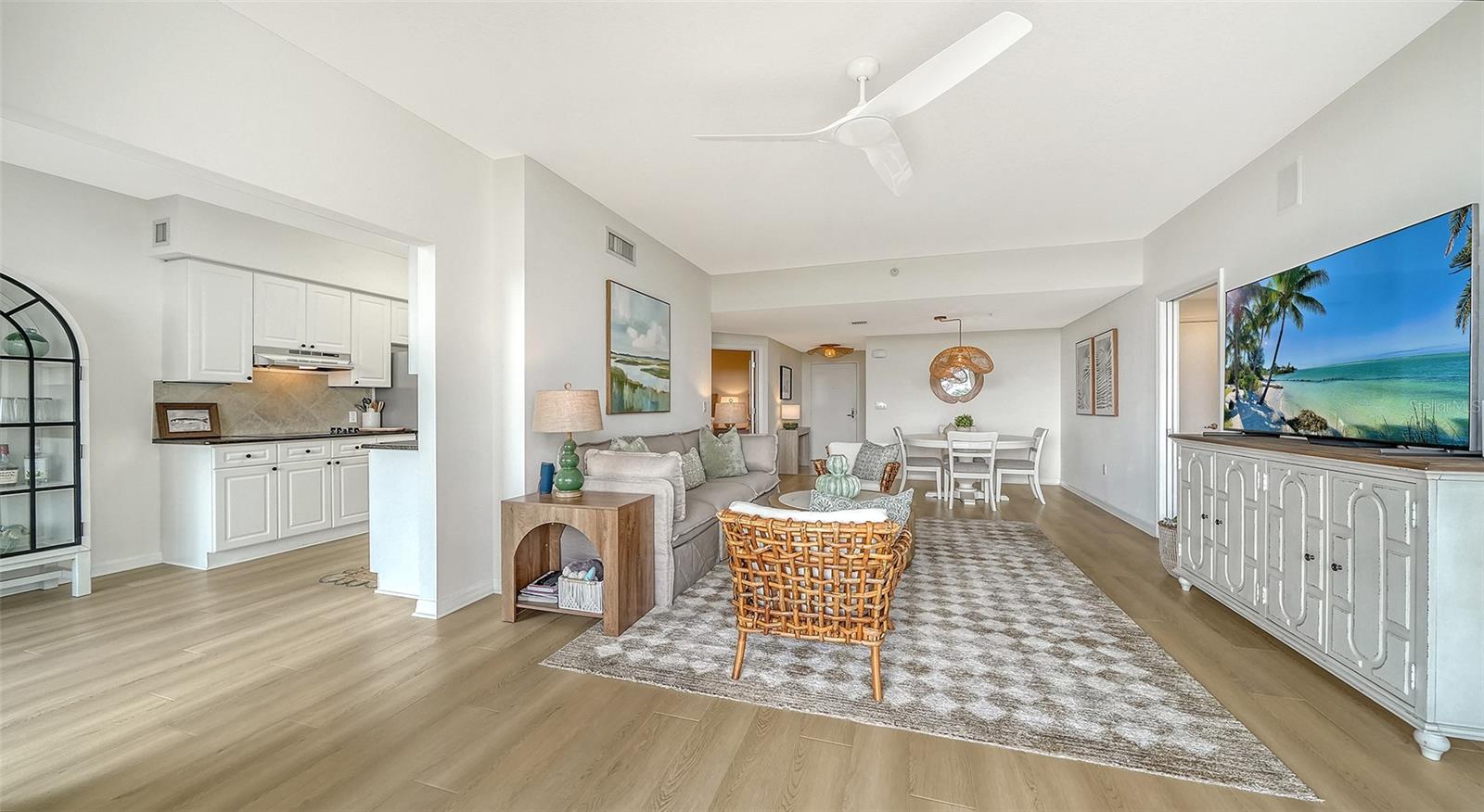 1800 BENJAMIN FRANKLIN DR #B308, SARASOTA, FL, 34236