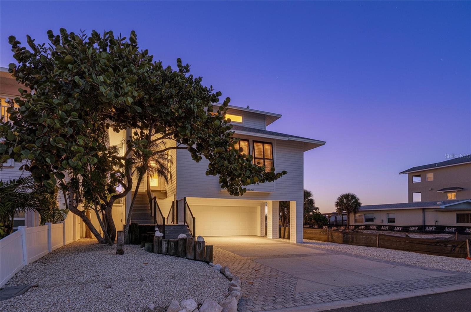 8485 BLIND PASS DR, TREASURE ISLAND, FL, 33706