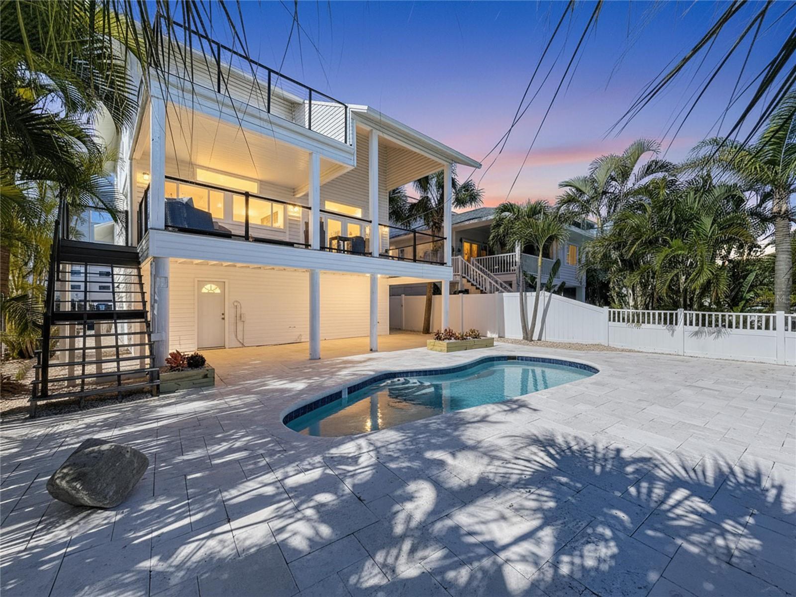 8485 BLIND PASS DR, TREASURE ISLAND, FL, 33706
