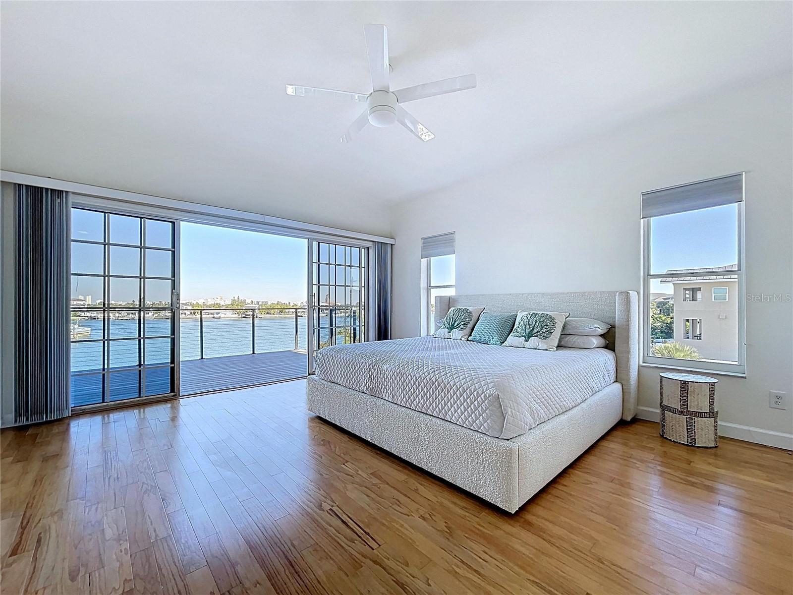 8485 BLIND PASS DR, TREASURE ISLAND, FL, 33706