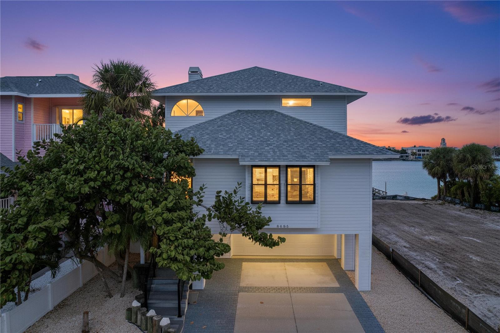 8485 BLIND PASS DR, TREASURE ISLAND, FL, 33706