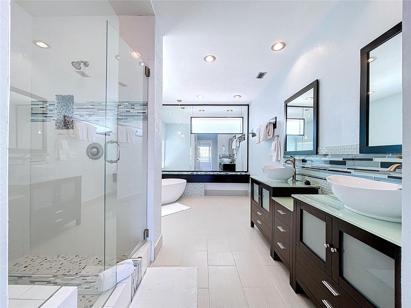 8485 BLIND PASS DR, TREASURE ISLAND, FL, 33706