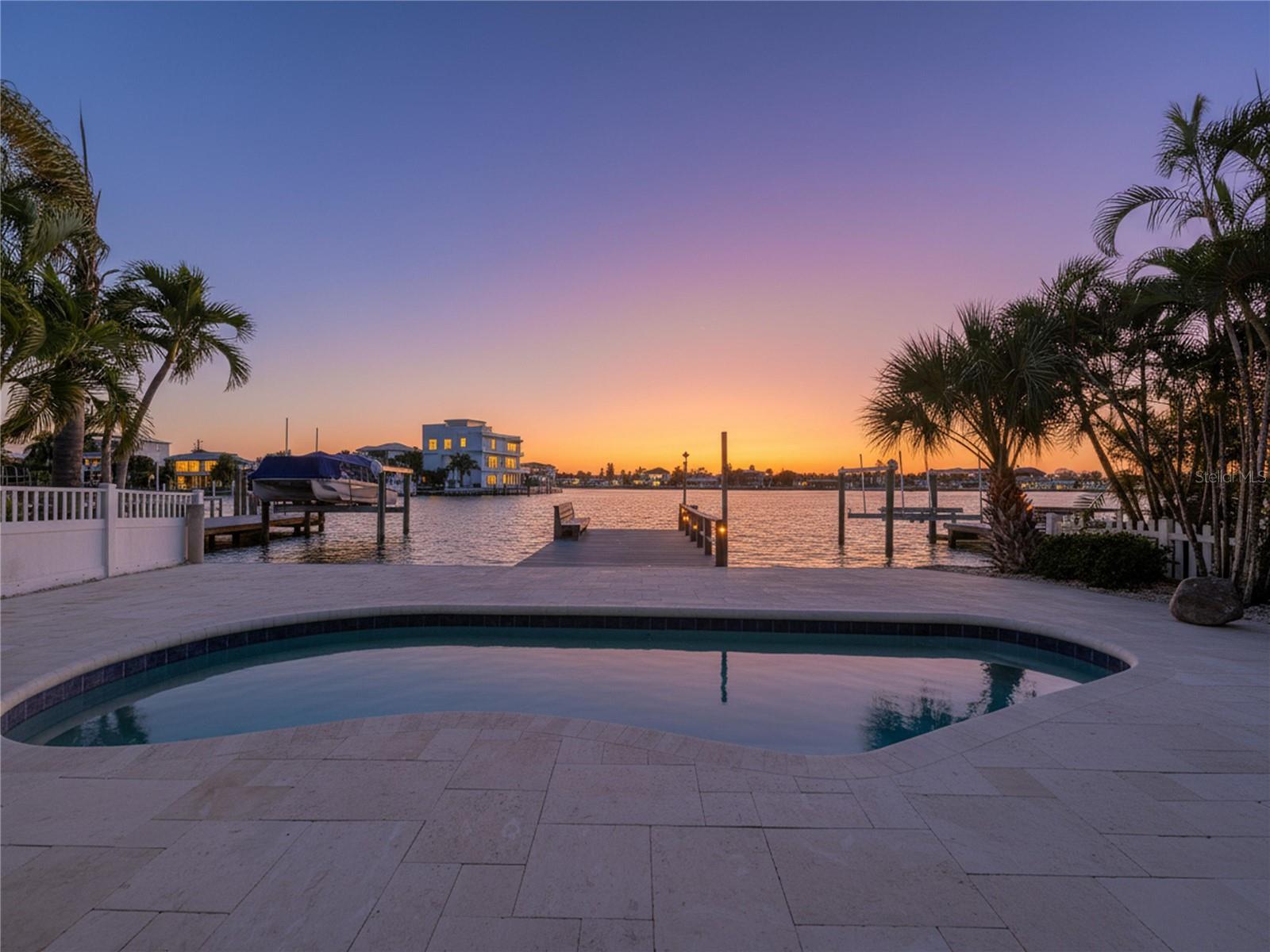 8485 BLIND PASS DR, TREASURE ISLAND, FL, 33706