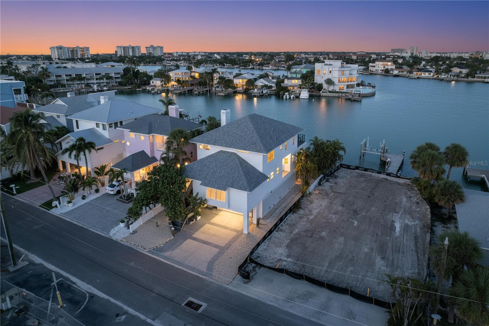 8485 BLIND PASS DR, TREASURE ISLAND, FL, 33706
