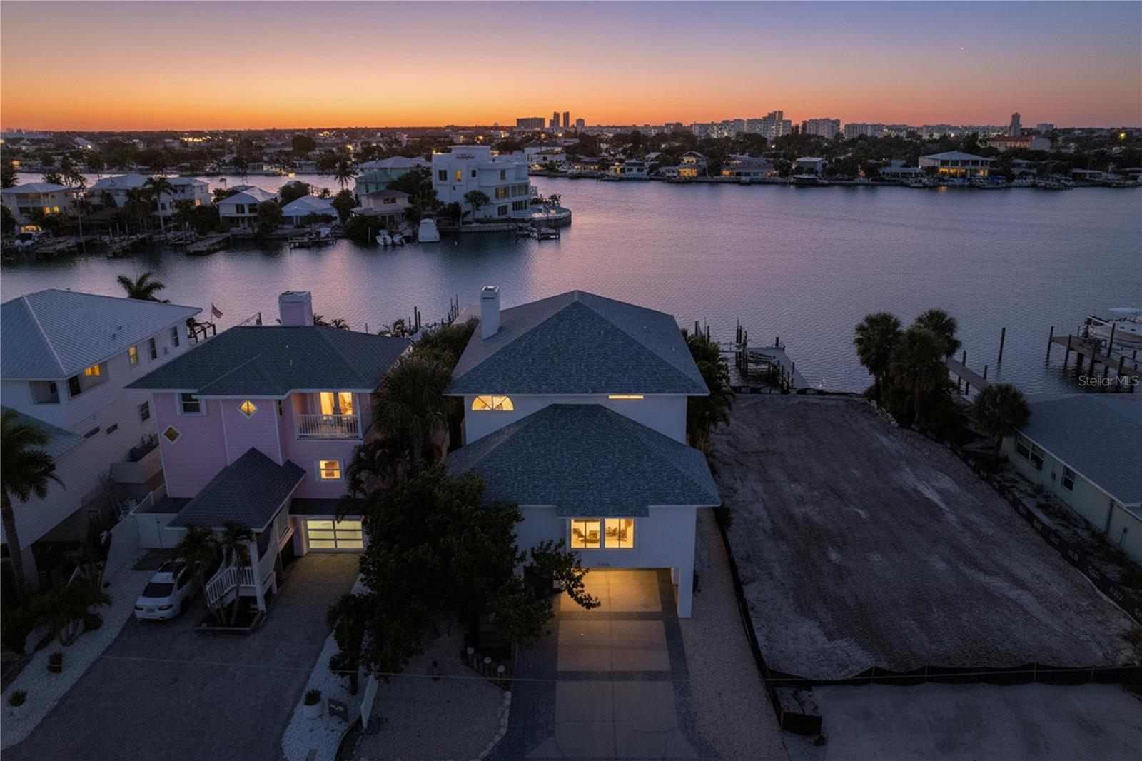 8485 BLIND PASS DR, TREASURE ISLAND, FL, 33706