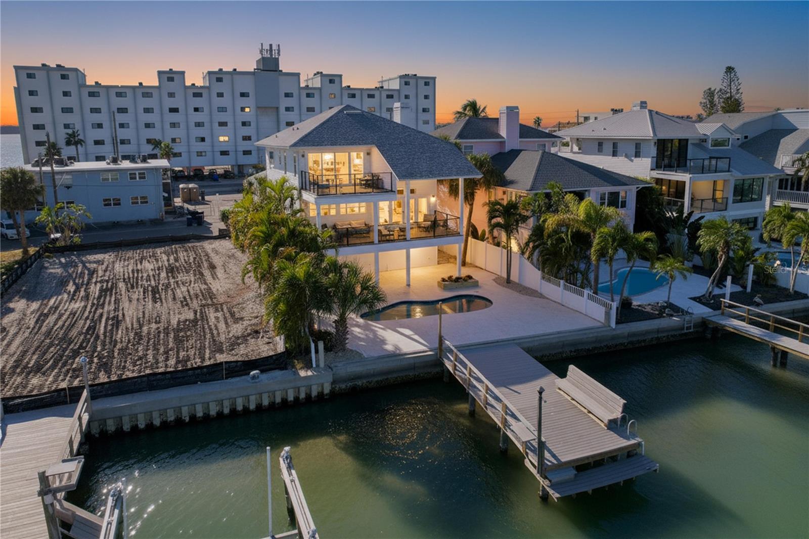8485 BLIND PASS DR, TREASURE ISLAND, FL, 33706