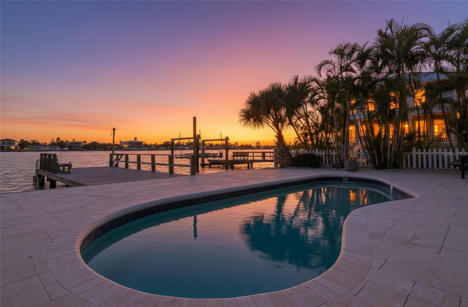 8485 BLIND PASS DR, TREASURE ISLAND, FL, 33706