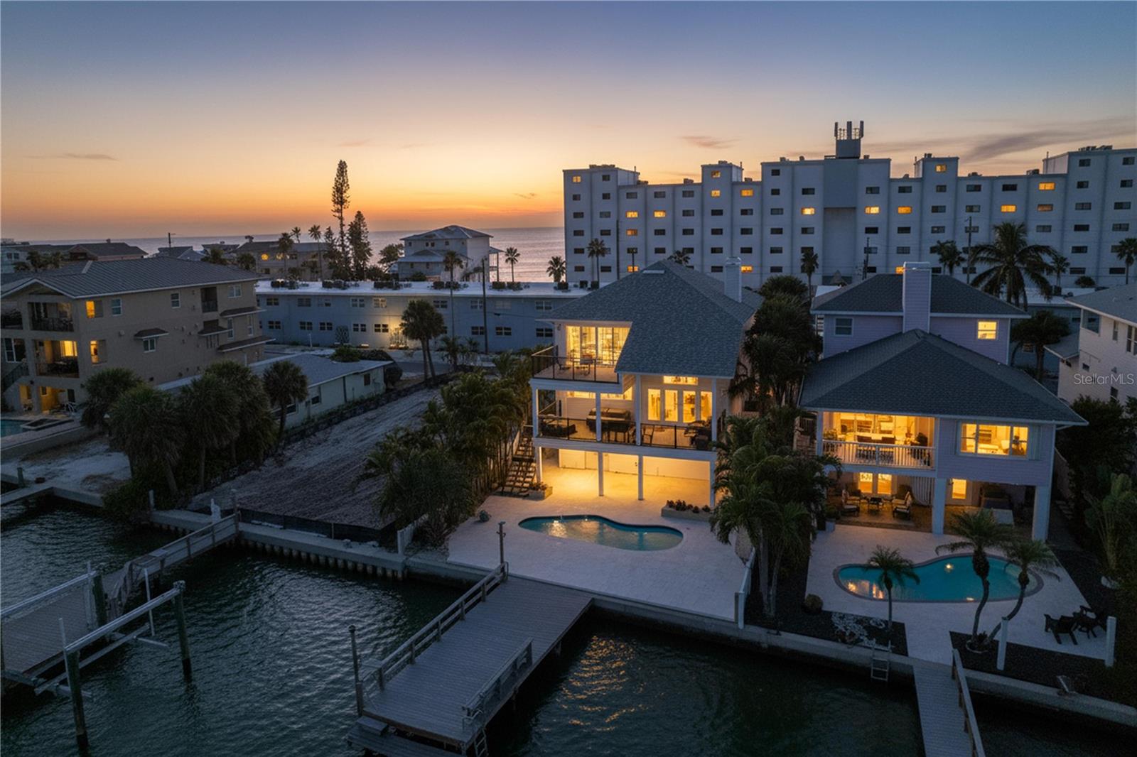 8485 BLIND PASS DR, TREASURE ISLAND, FL, 33706
