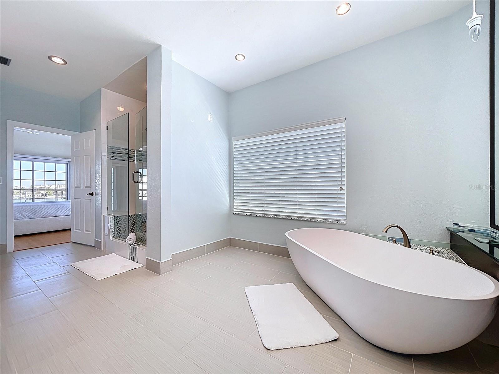 8485 BLIND PASS DR, TREASURE ISLAND, FL, 33706
