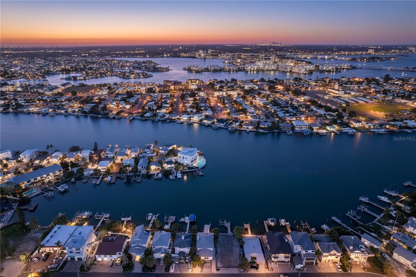 8485 BLIND PASS DR, TREASURE ISLAND, FL, 33706