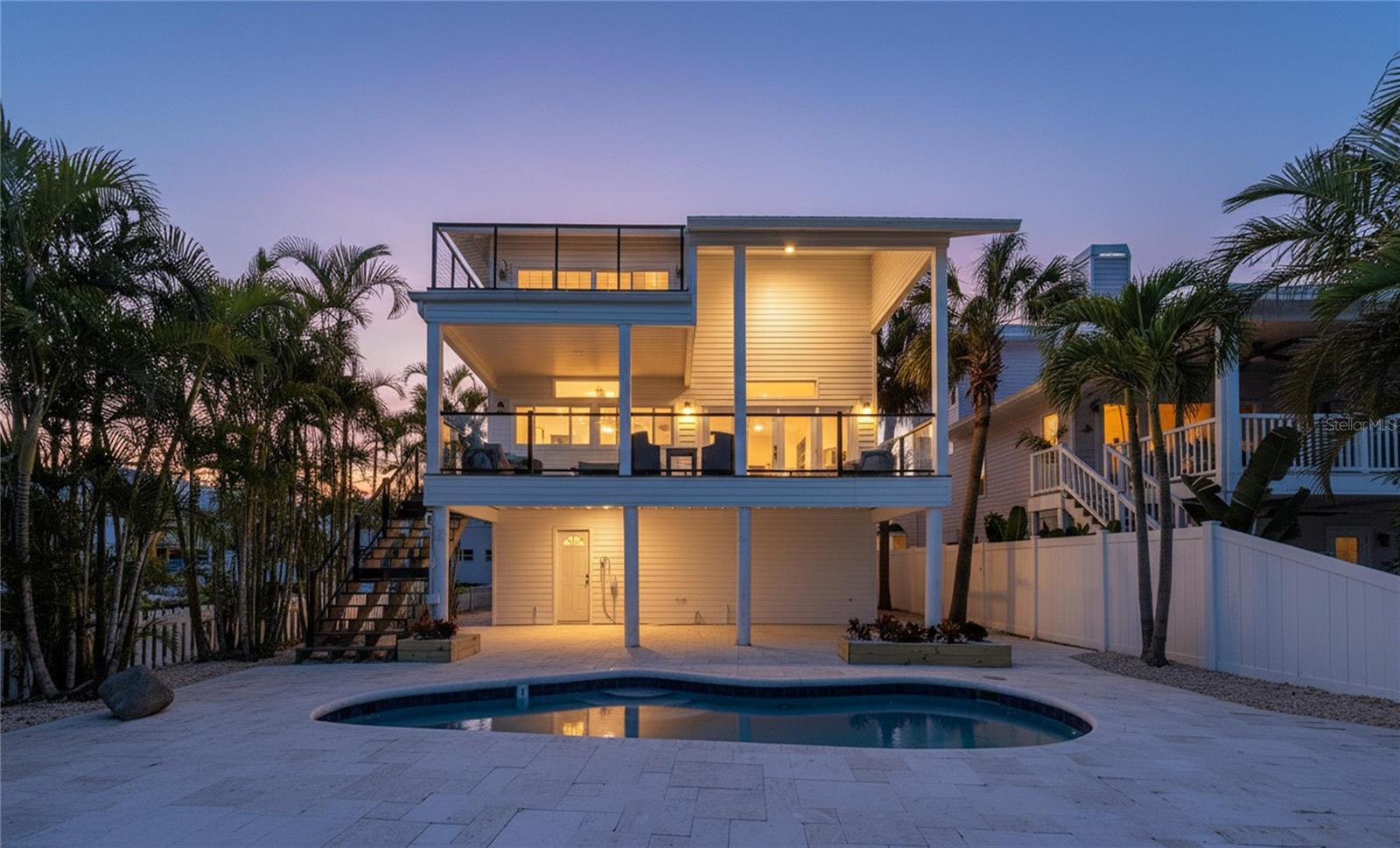 8485 BLIND PASS DR, TREASURE ISLAND, FL, 33706