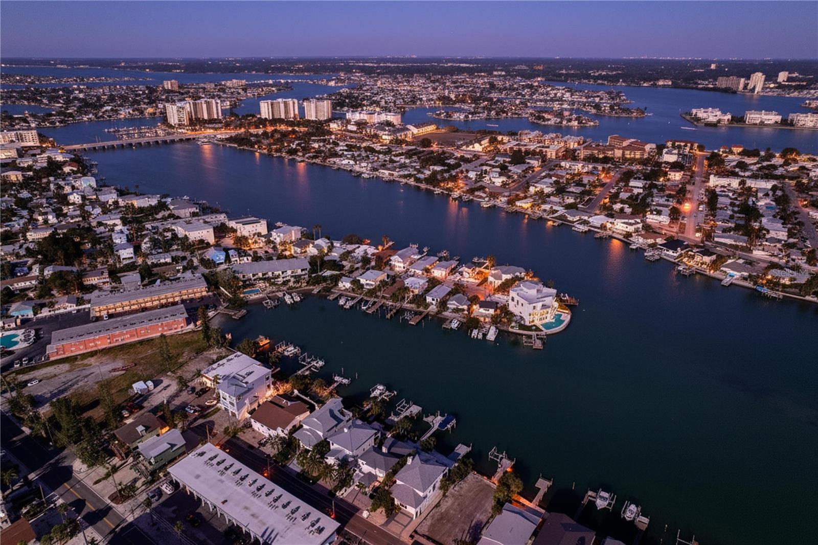 8485 BLIND PASS DR, TREASURE ISLAND, FL, 33706