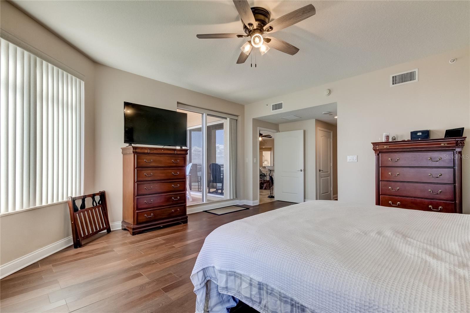 521 MANDALAY AVE #1109, CLEARWATER BEACH, FL, 33767