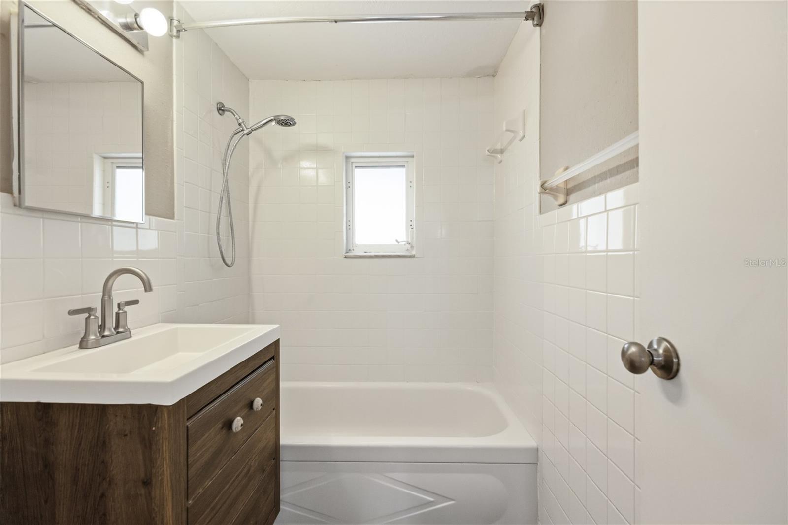 1885 VAMO WAY, SARASOTA, FL, 34231