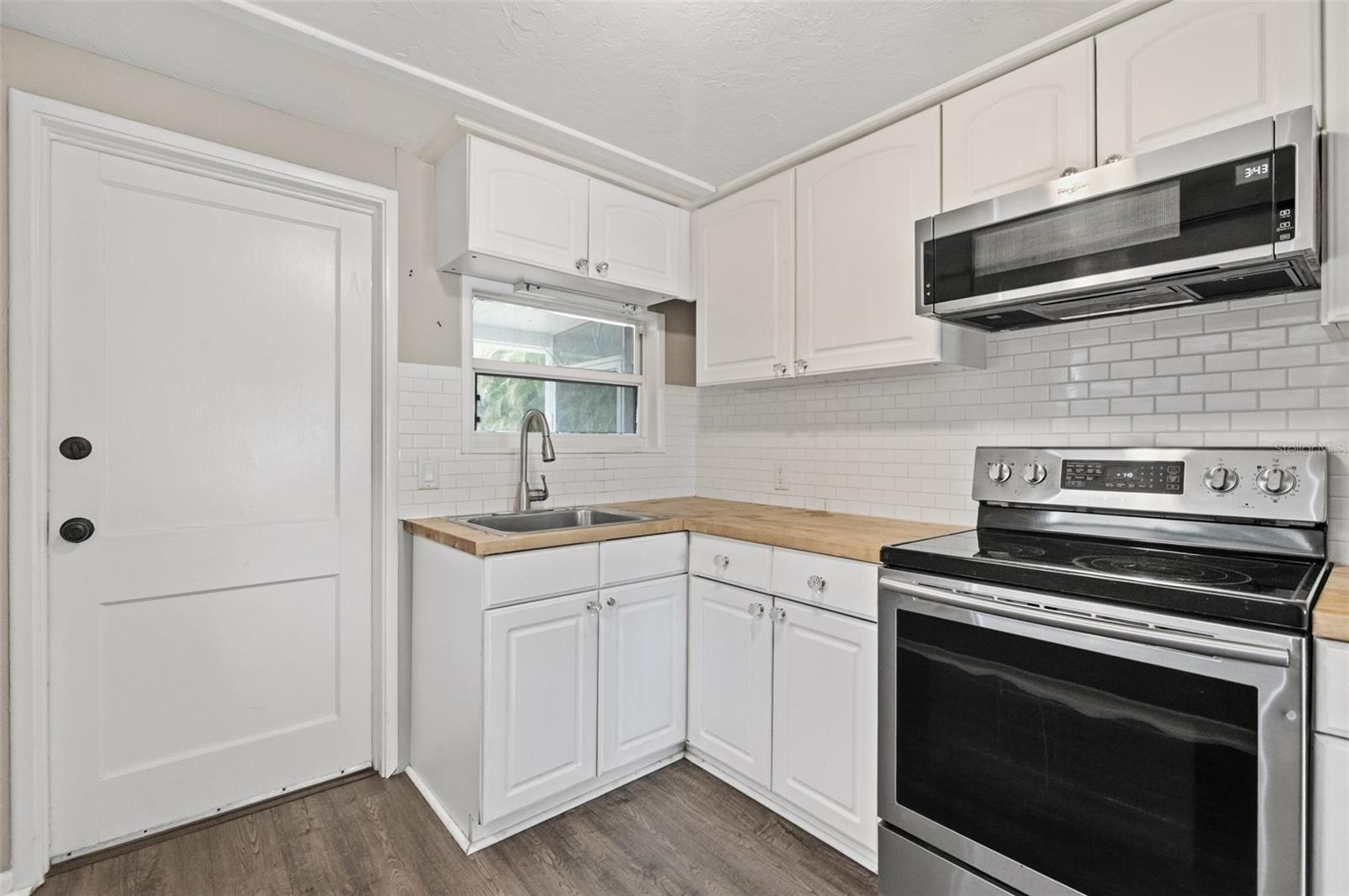 1885 VAMO WAY, SARASOTA, FL, 34231