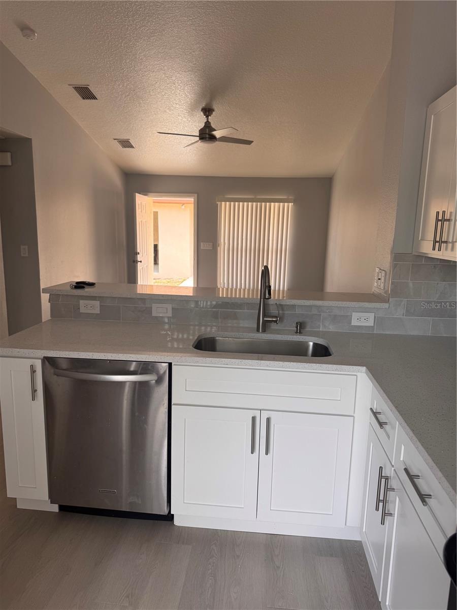 1125 E ROHE ST #B, TARPON SPRINGS, FL, 34689